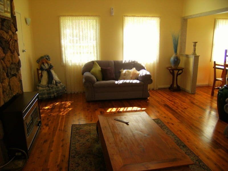 24 Prospect Street, YOUNG NSW 2594, Young - Thumbnail 3