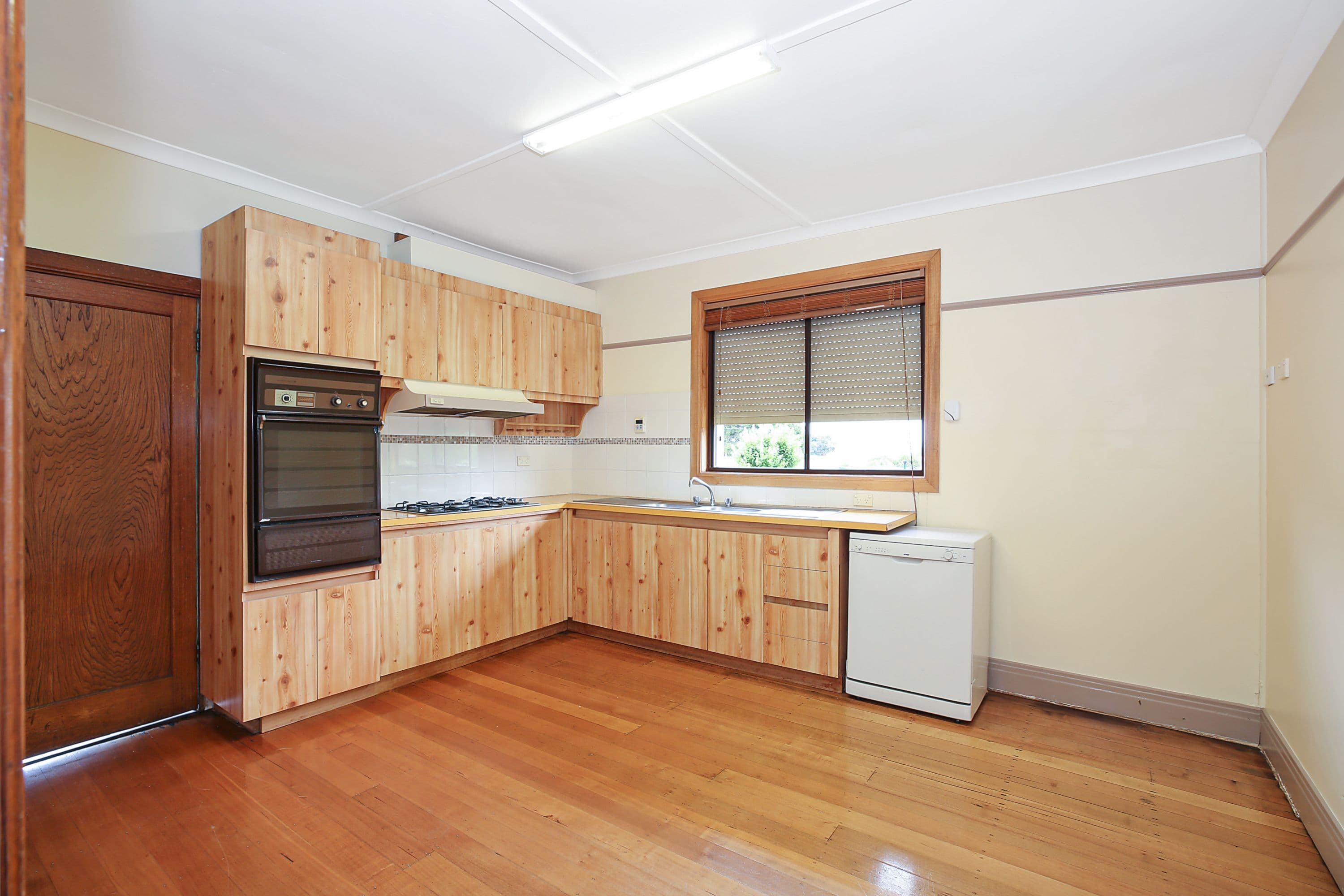 63 Mitchell Street, Cobden VIC 3266, Cobden - Thumbnail 3