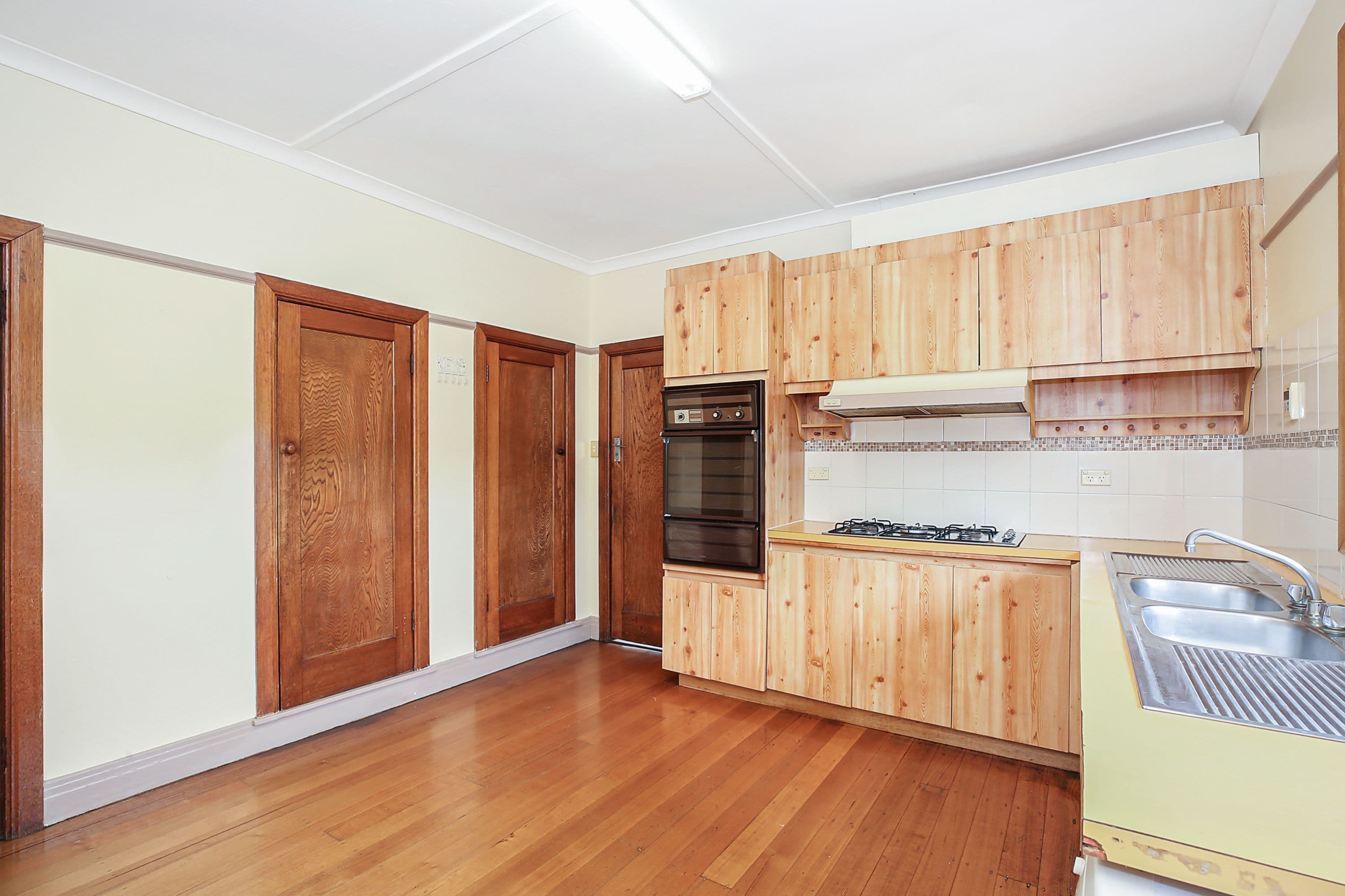 63 Mitchell Street, Cobden VIC 3266, Cobden - Thumbnail 4