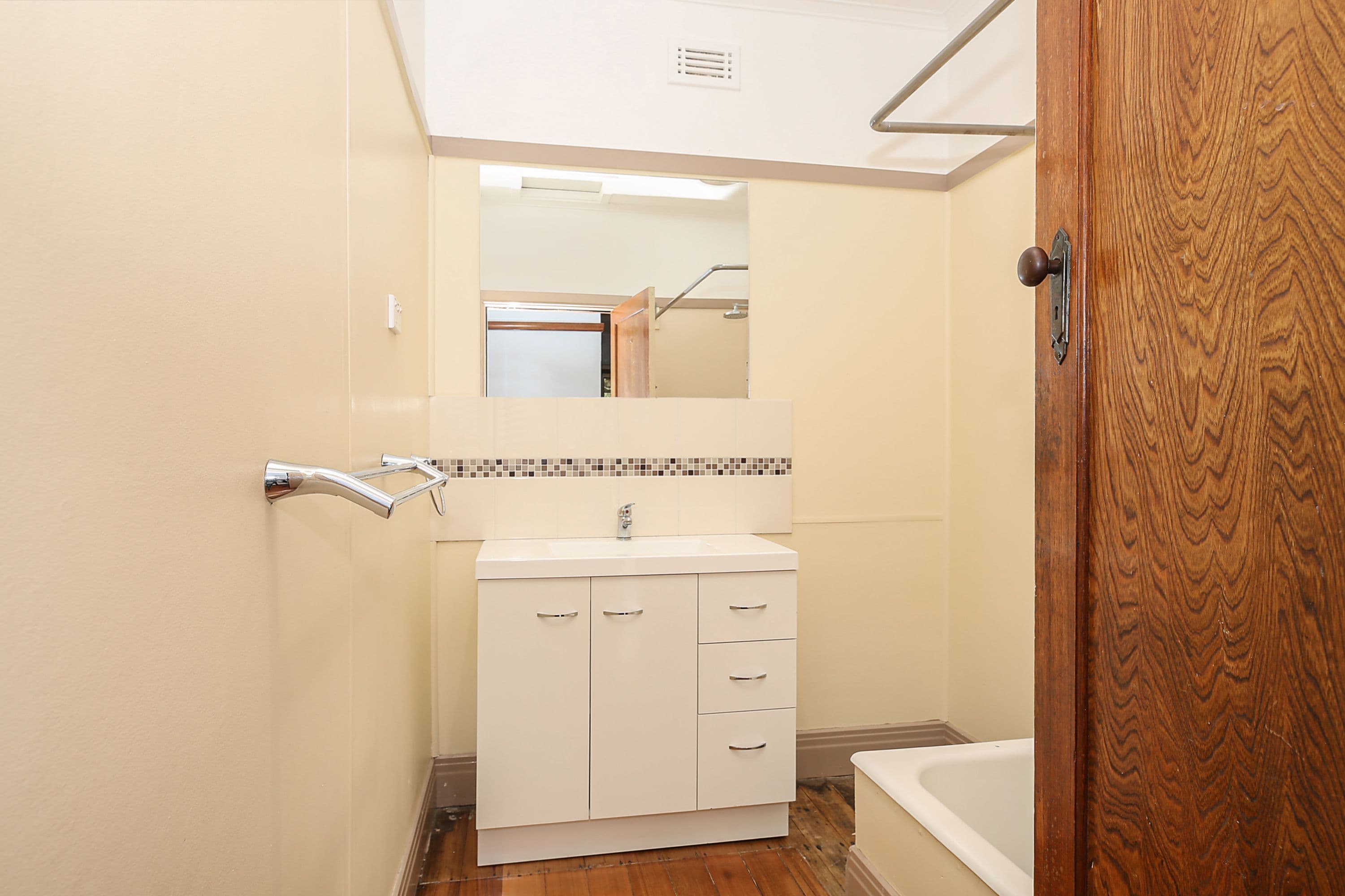 63 Mitchell Street, Cobden VIC 3266, Cobden - Thumbnail 8
