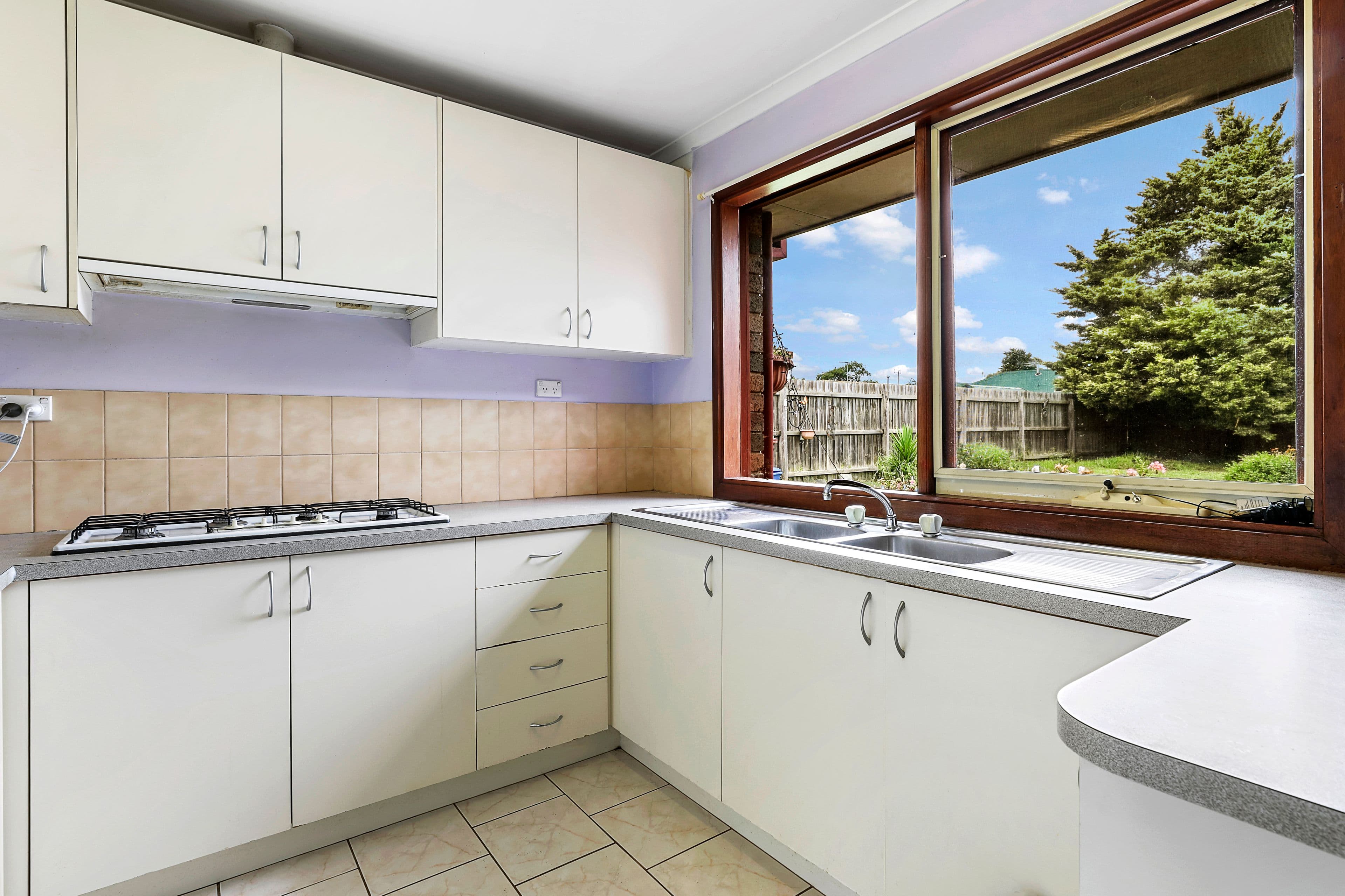 136 Courtenay Avenue, Cranbourne North VIC 3977, Cranbourne North - Thumbnail 3