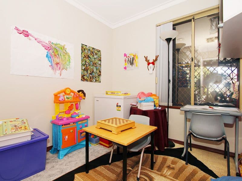 10 Macaw Gardens, BALLAJURA WA 6066, Ballajura - Thumbnail 8