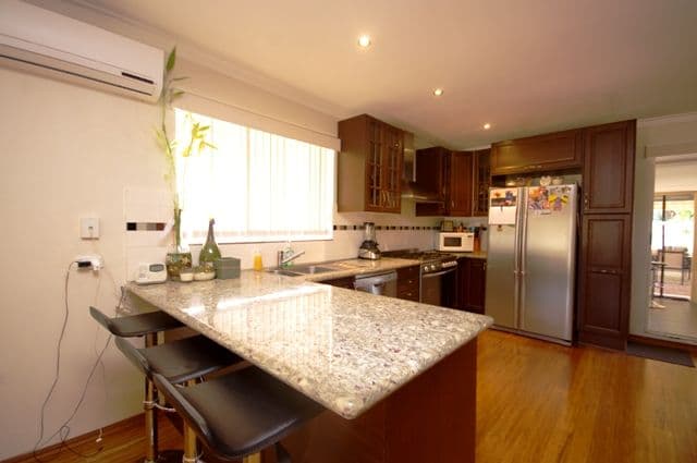 5 Hadleigh Way, GIRRAWHEEN WA 6064, Girrawheen - Thumbnail 4