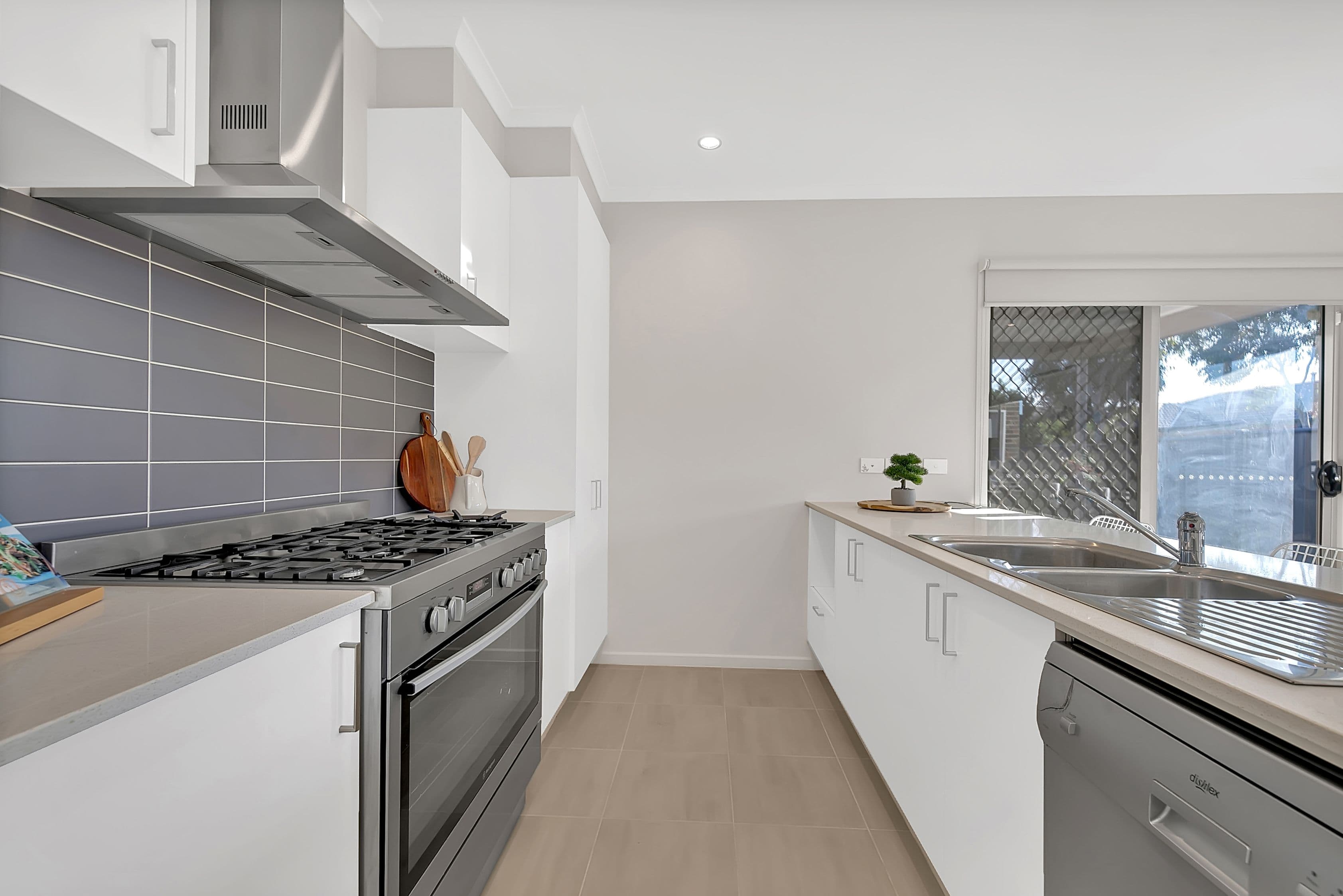 81 Bluebell Drive, Craigieburn VIC 3064, Craigieburn - Thumbnail 2