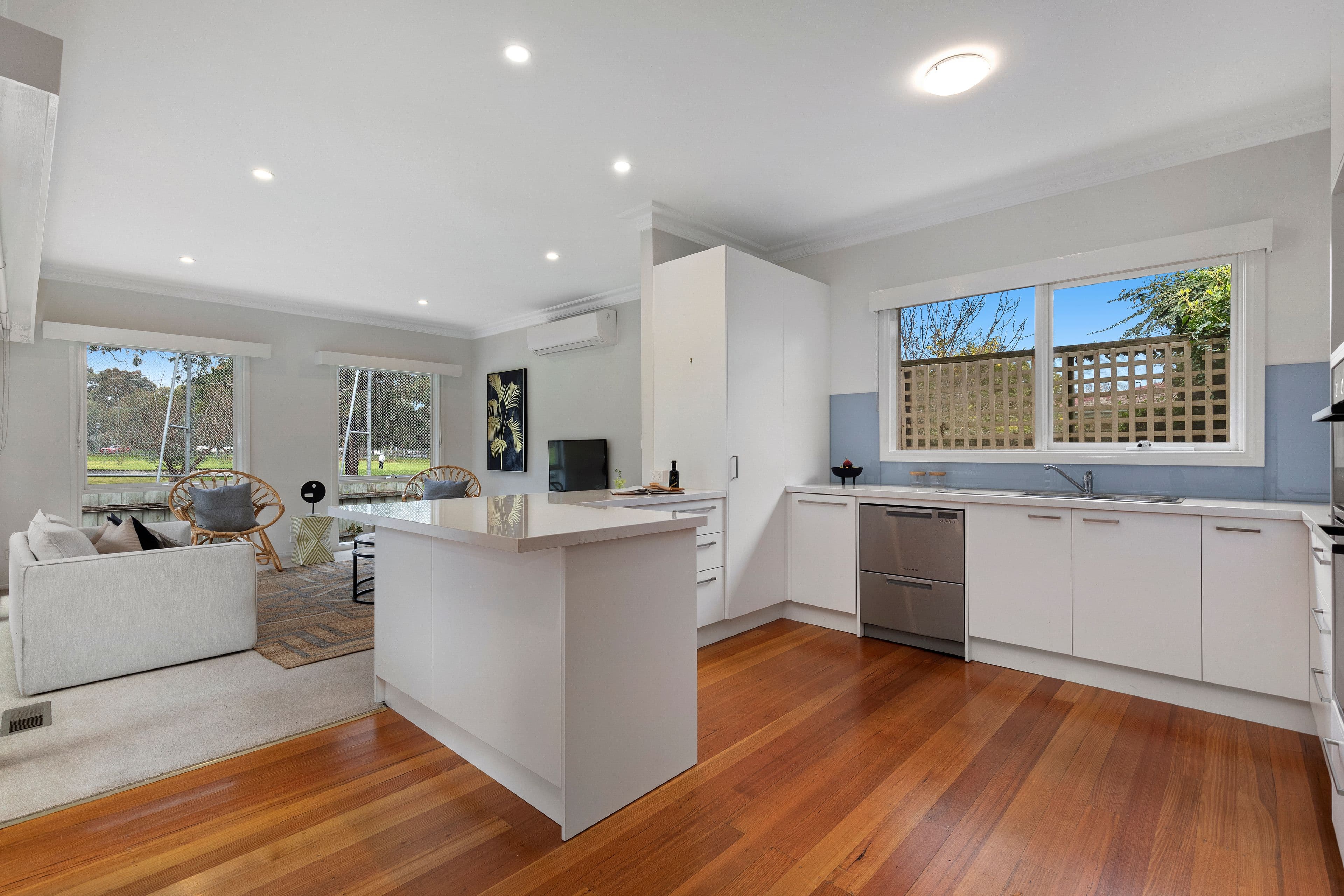 2 Crawford Street, Cheltenham VIC 3192, Cheltenham - Thumbnail 3