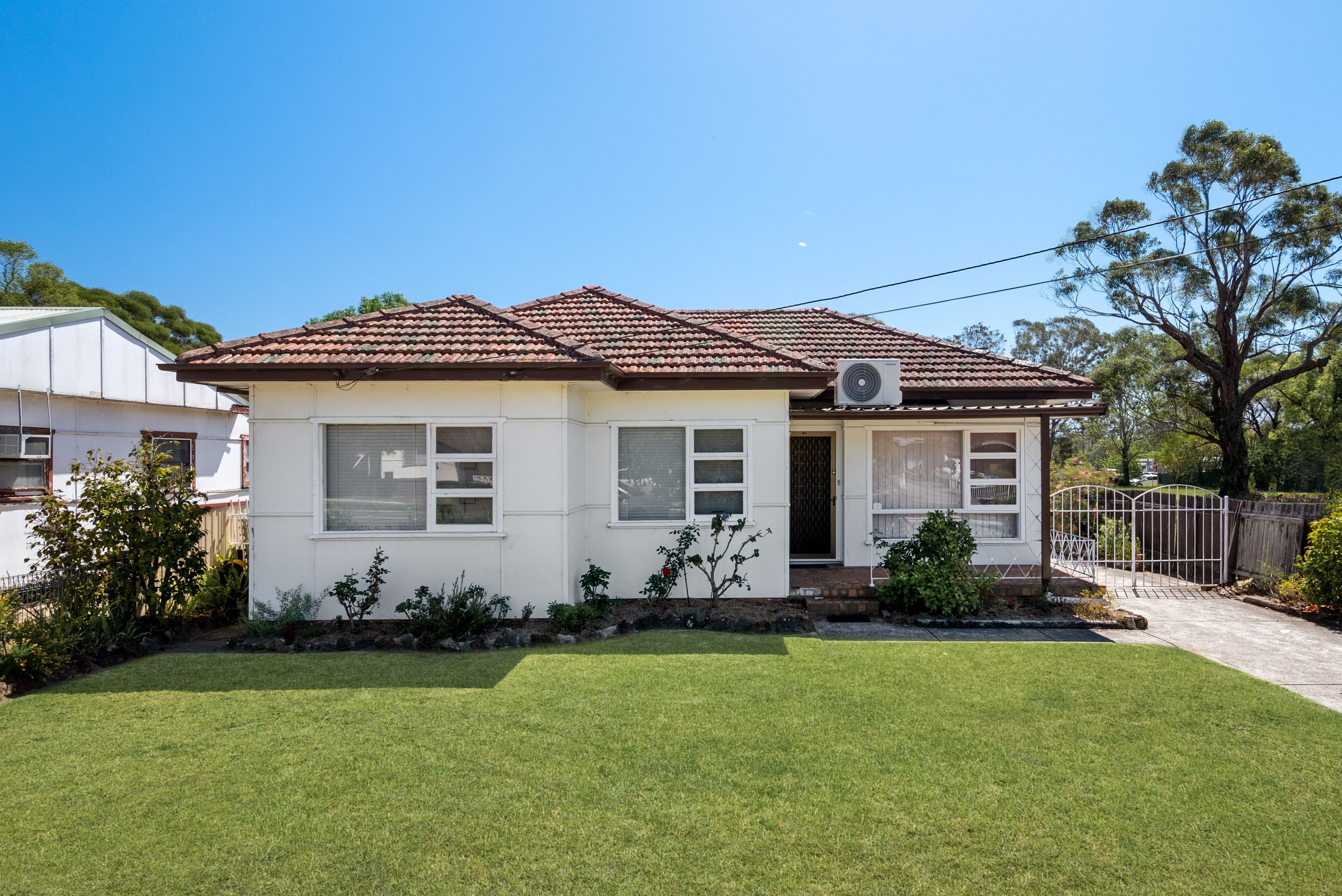 15 Nardoo Street, Ingleburn NSW 2565, Ingleburn - Thumbnail 2