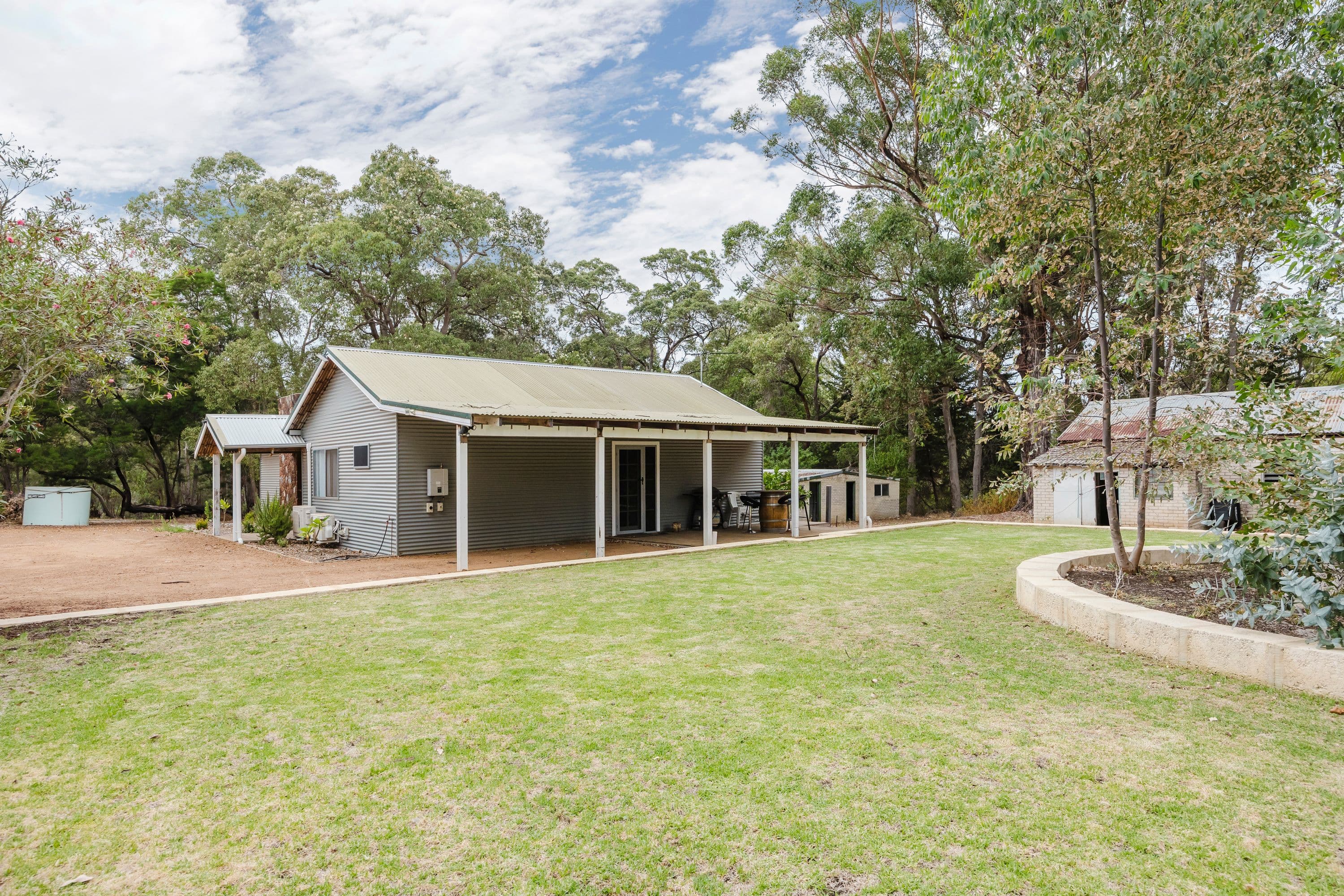 95 Palmateer Drive, Bickley WA 6076, Bickley - Thumbnail 2