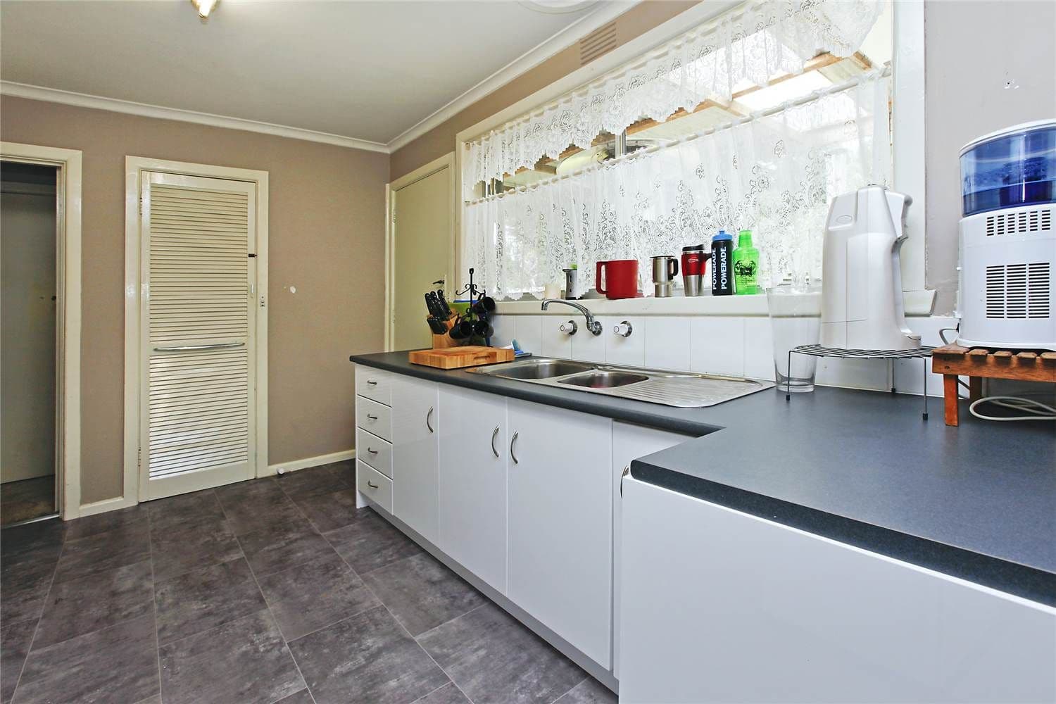 2 Kalver Street, CORIO VIC 3214, Corio - Thumbnail 2