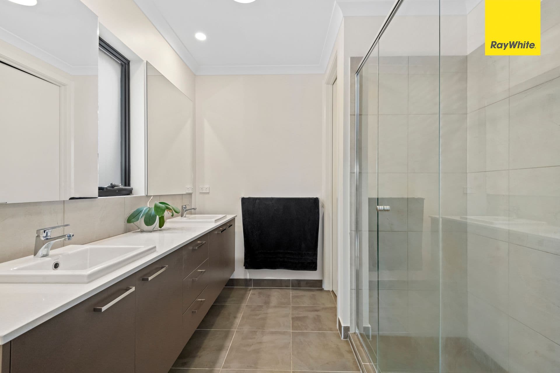 24 Postema Drive, Point Cook VIC 3030, Point Cook - Thumbnail 3