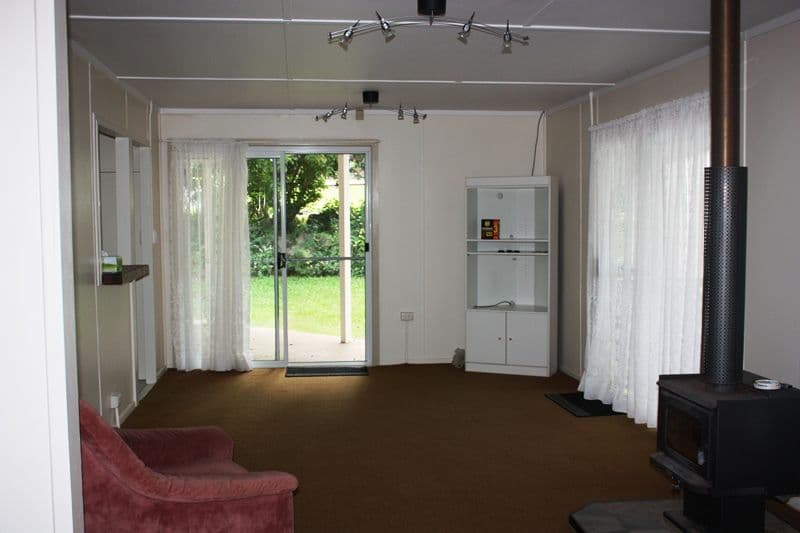 11 Jubilee Street, SOMERSET DAM QLD 4312, Somerset Dam - Thumbnail 2