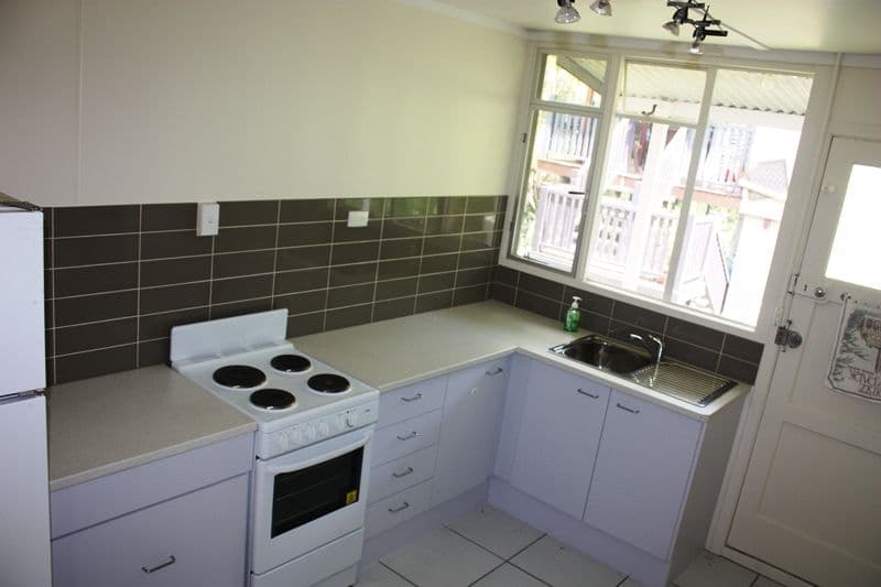 11 Jubilee Street, SOMERSET DAM QLD 4312, Somerset Dam - Thumbnail 4