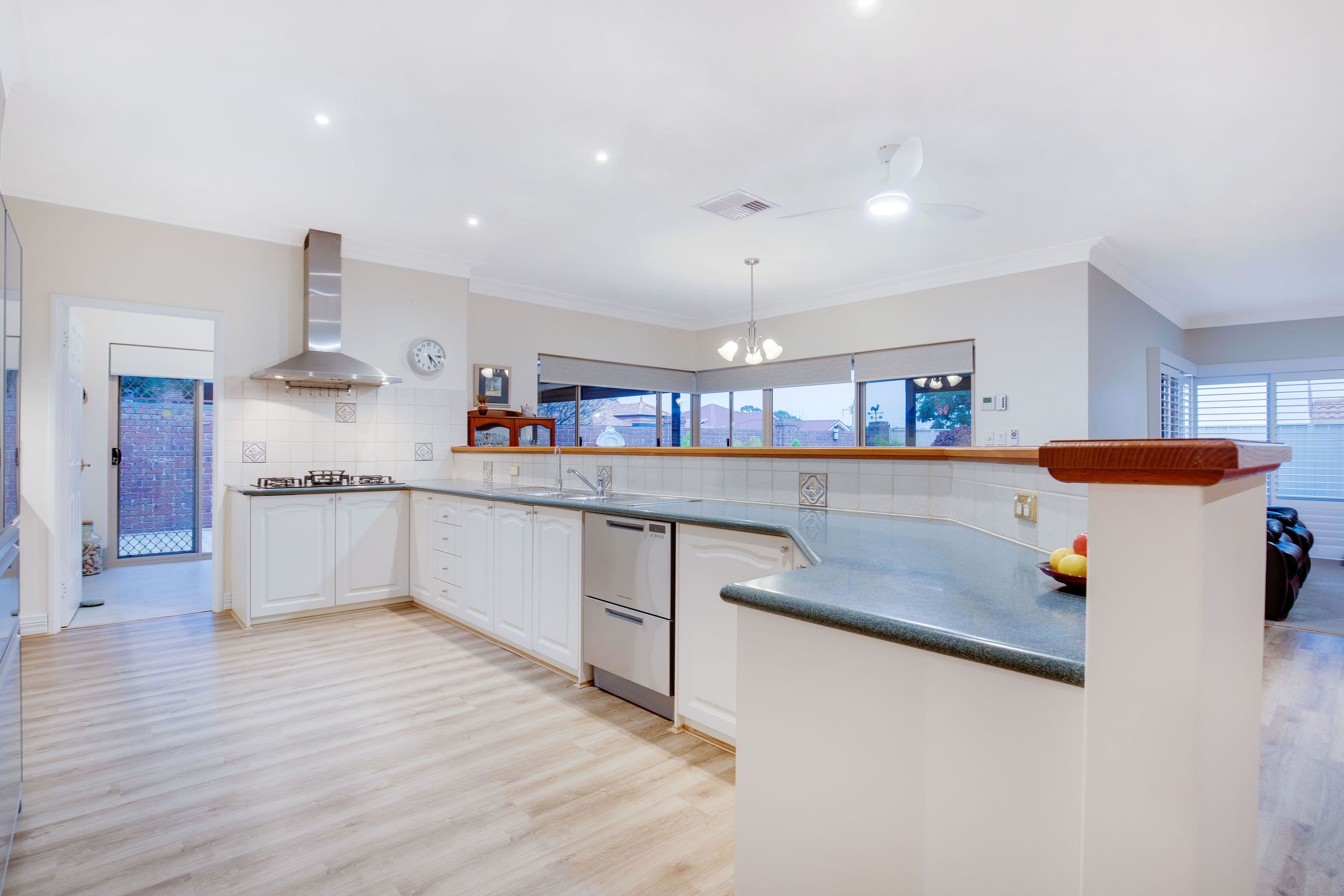 16 Warrener Gardens, Gwelup WA 6018, Gwelup - Thumbnail 6