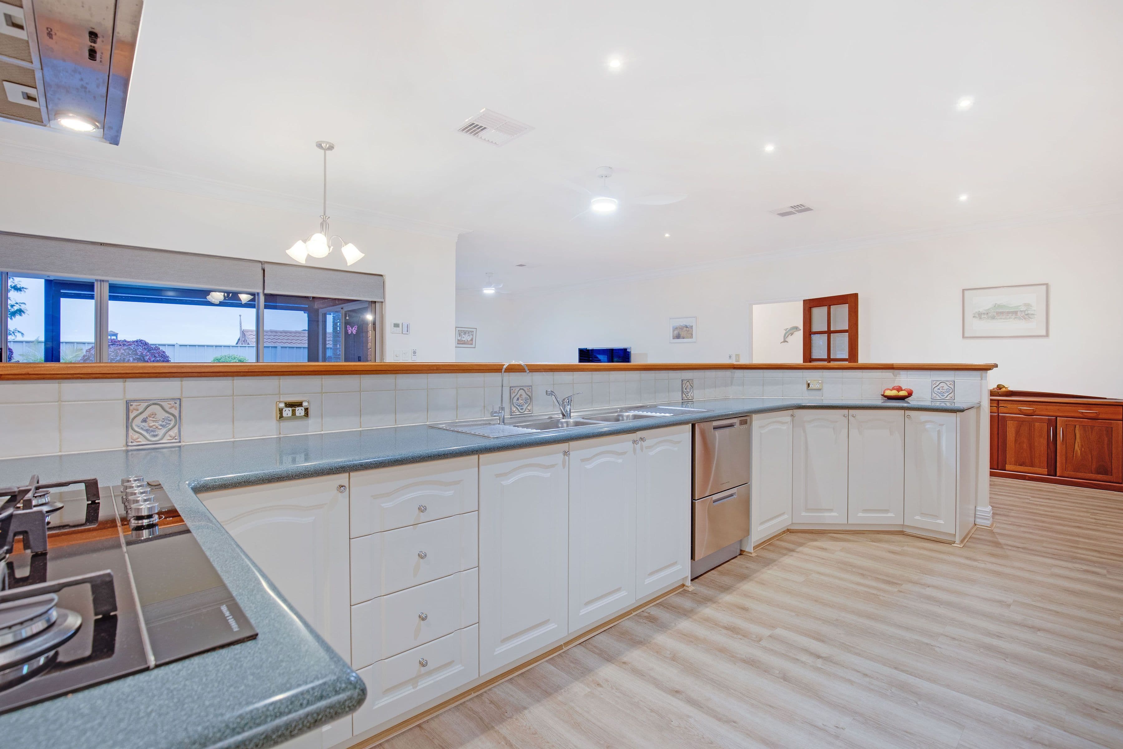 16 Warrener Gardens, Gwelup WA 6018, Gwelup - Thumbnail 8