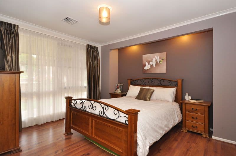 24 Scarvell Avenue, TROTT PARK SA 5158, Trott Park - Thumbnail 3