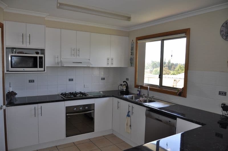 9 Canowindra Street, CANOWINDRA NSW 2804, Canowindra - Thumbnail 2
