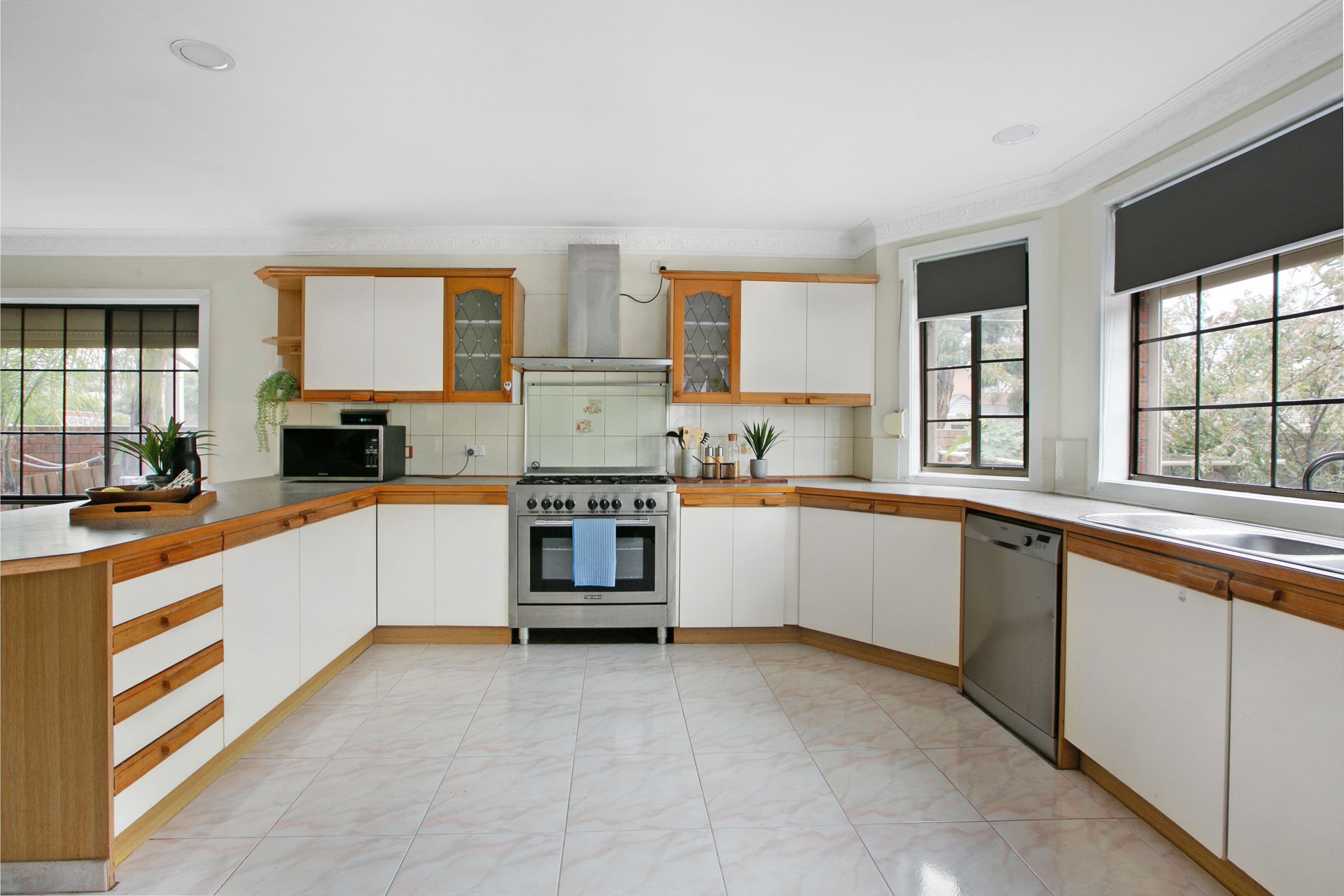 12 Nutwood Street, Reservoir VIC 3073, Reservoir - Thumbnail 6