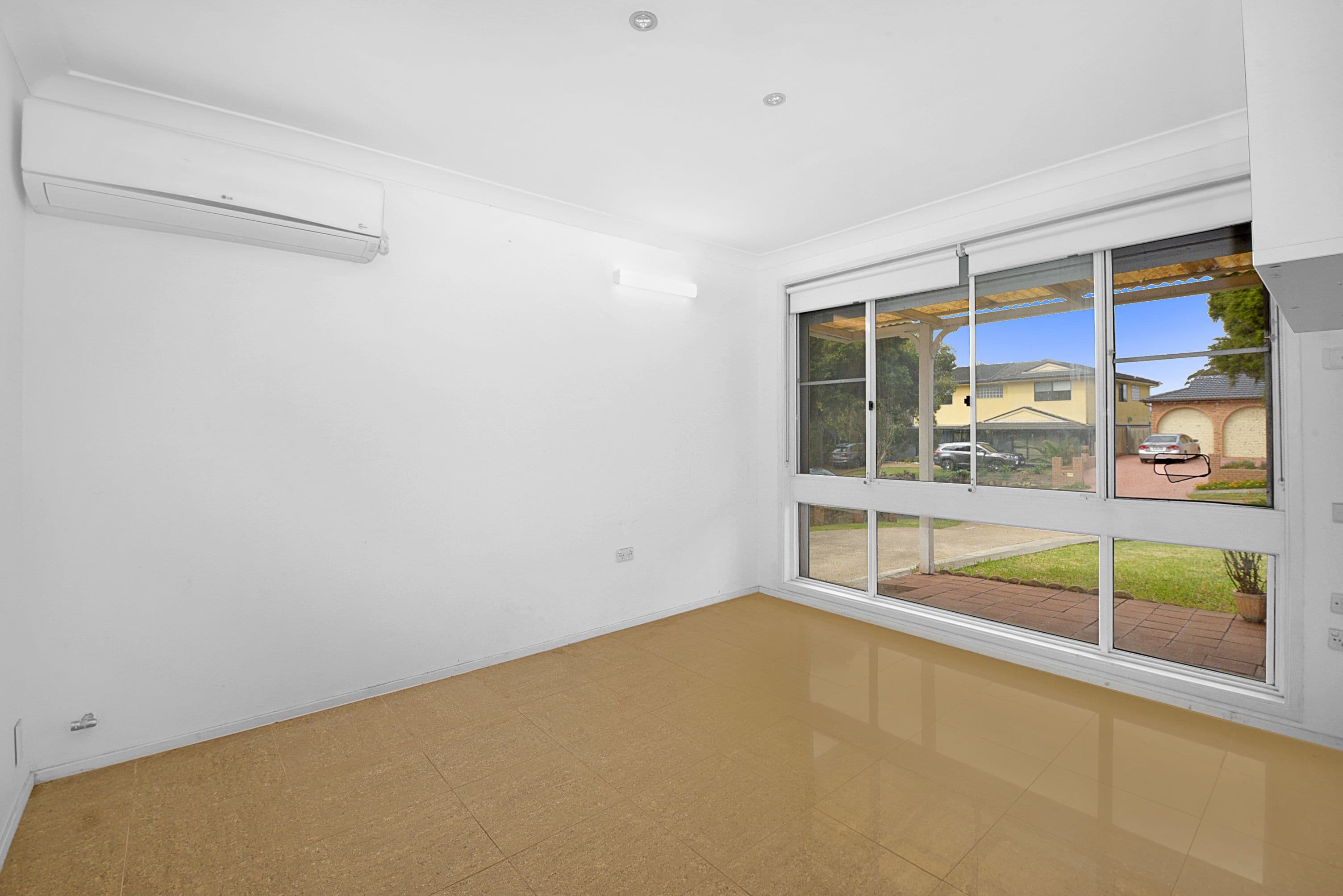 15 Glen Elgin Crescent, Edensor Park - Thumbnail 3