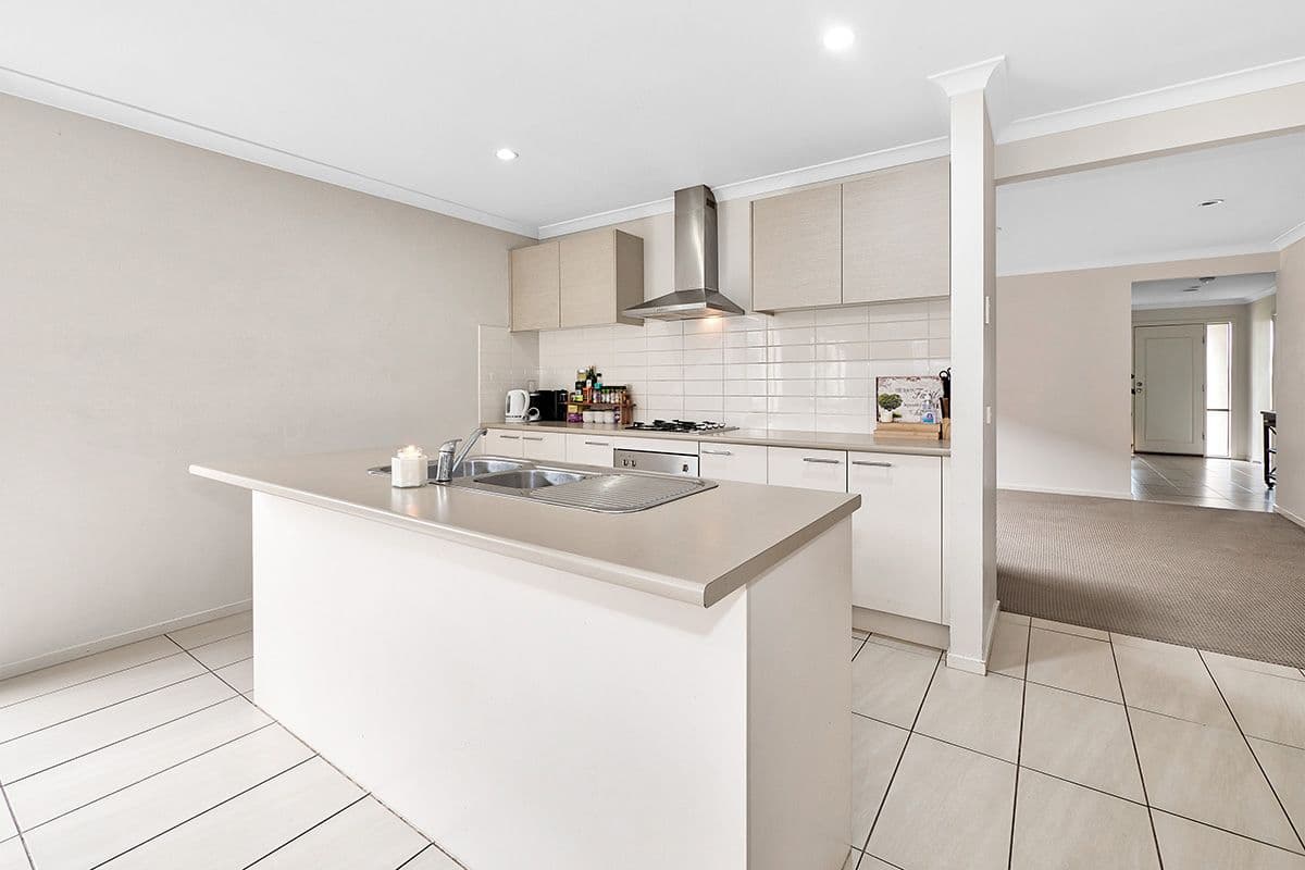 11 Tilden Rise, Cranbourne North VIC 3977, Cranbourne North - Thumbnail 4