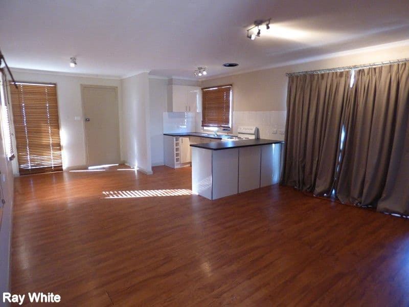 4 Cedar Crescent, Forbes - Thumbnail 3