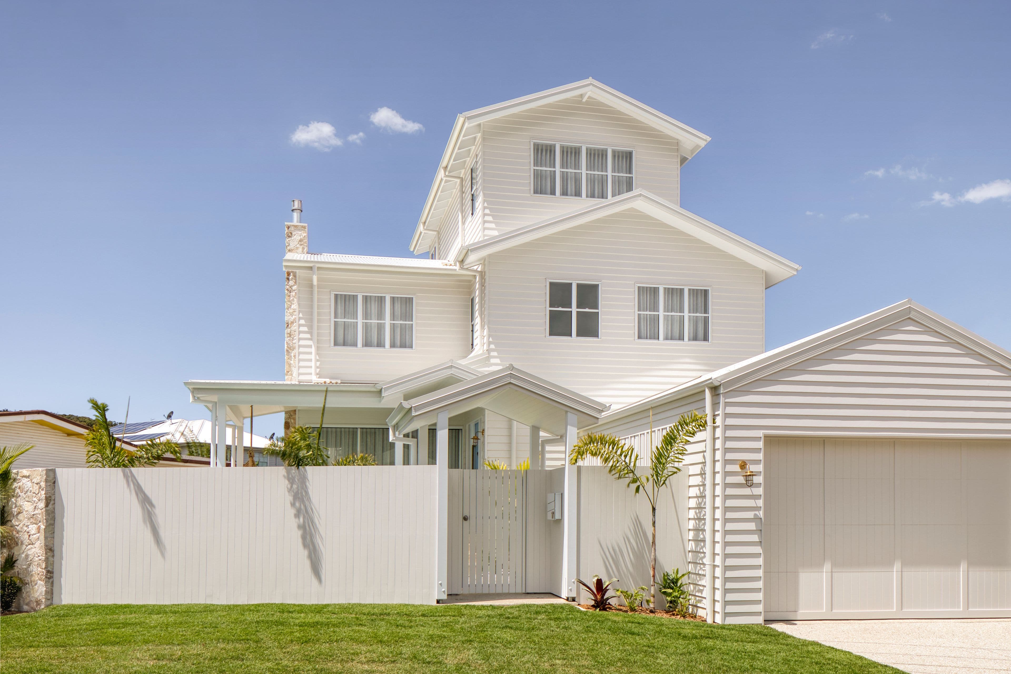 1 Guyra Avenue, Burleigh Heads QLD 4220, Burleigh Heads - Image 1