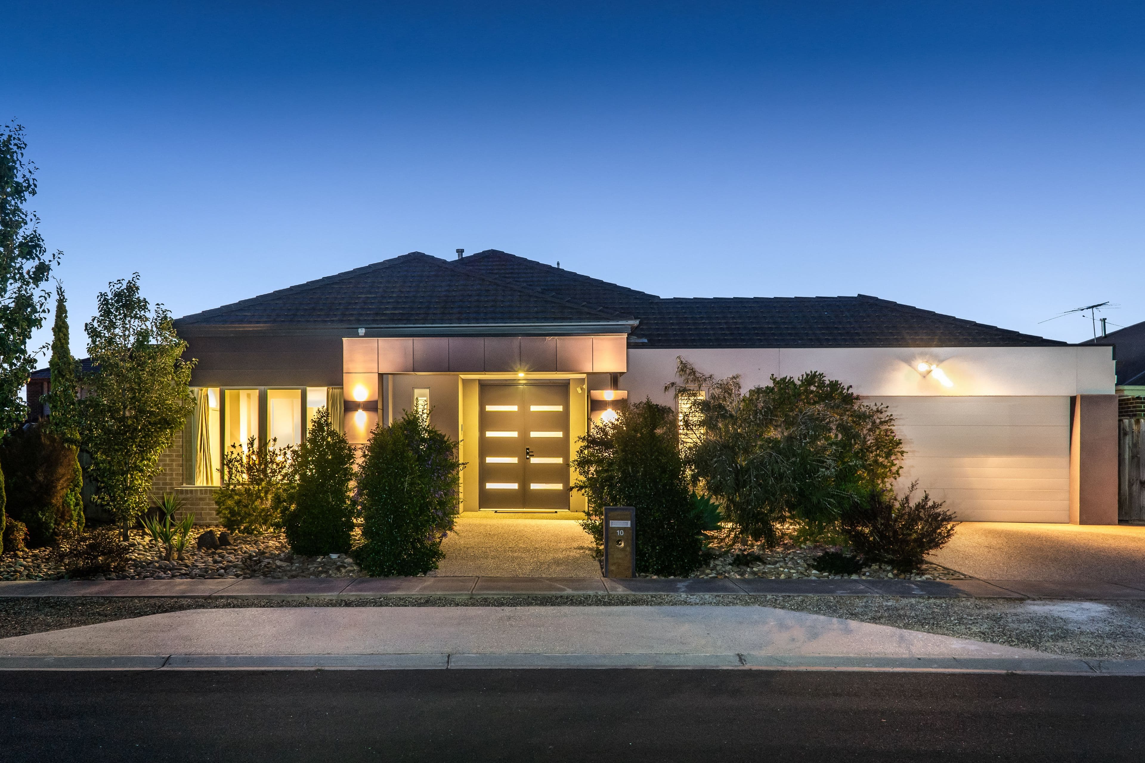 10 Alvis Close, Taylors Hill VIC 3037, Taylors Hill - Image 1