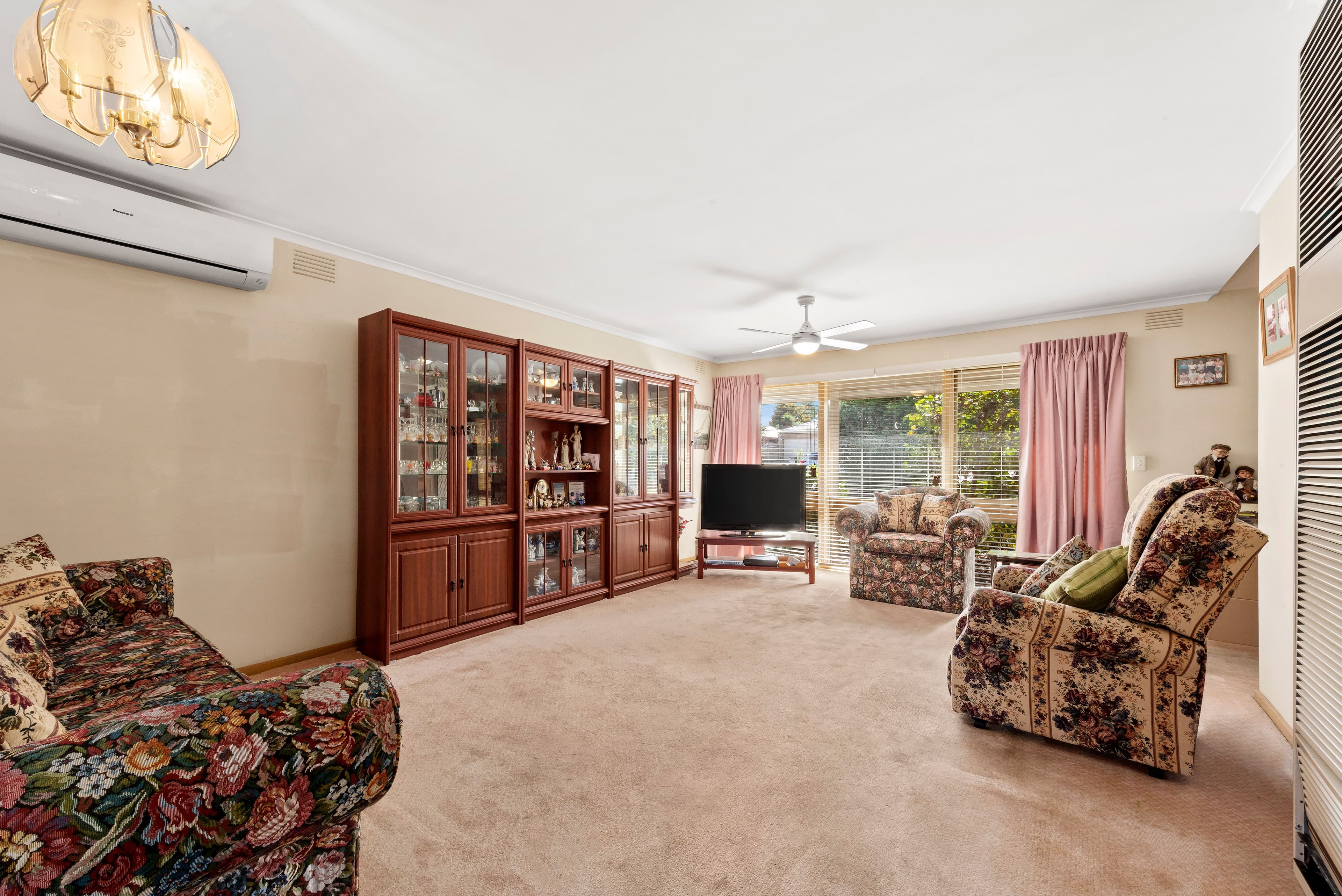 48 Taupo Crescent, Rowville VIC 3178, Rowville - Thumbnail 2