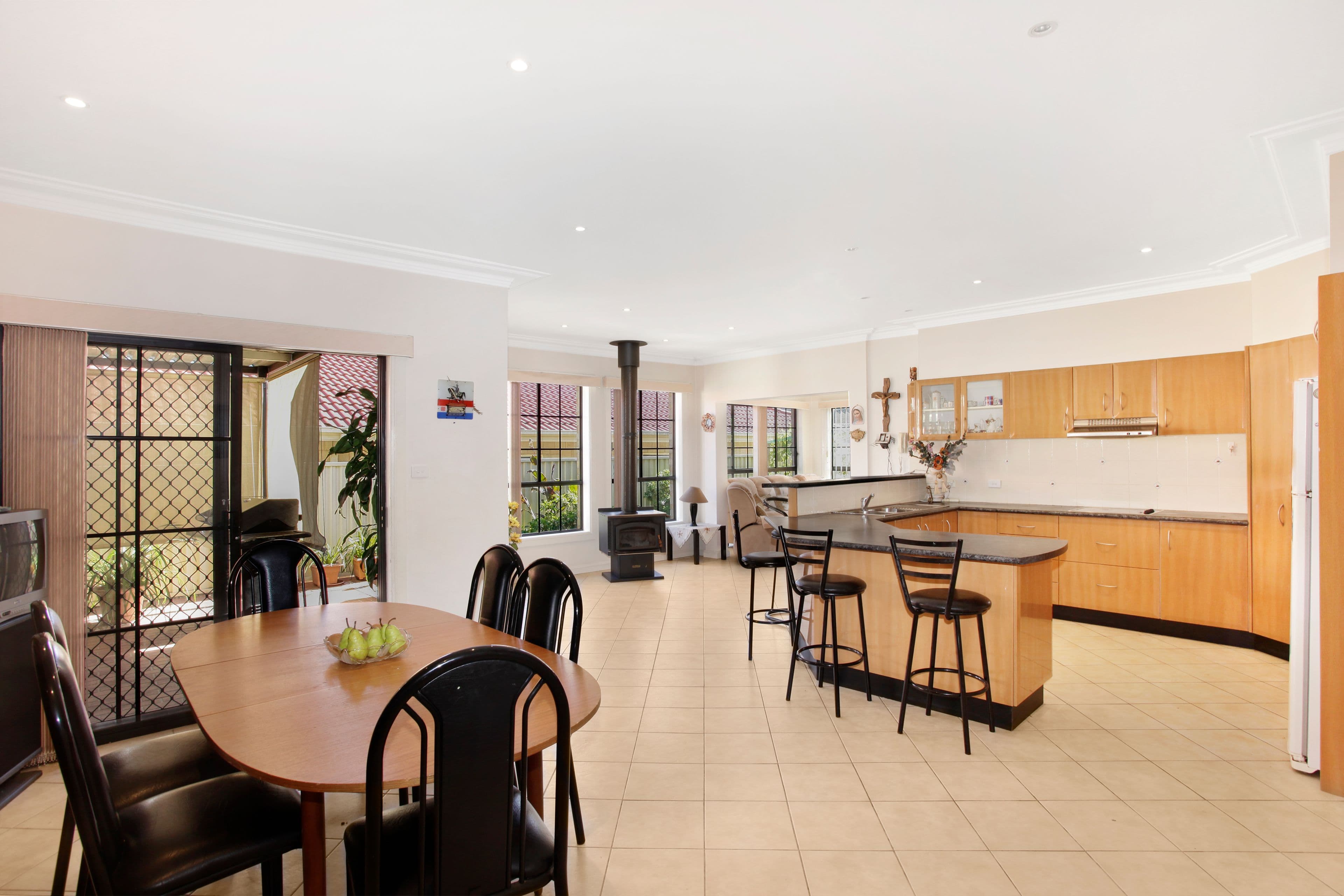 28 Keneally Crescent, Edensor Park - Thumbnail 3