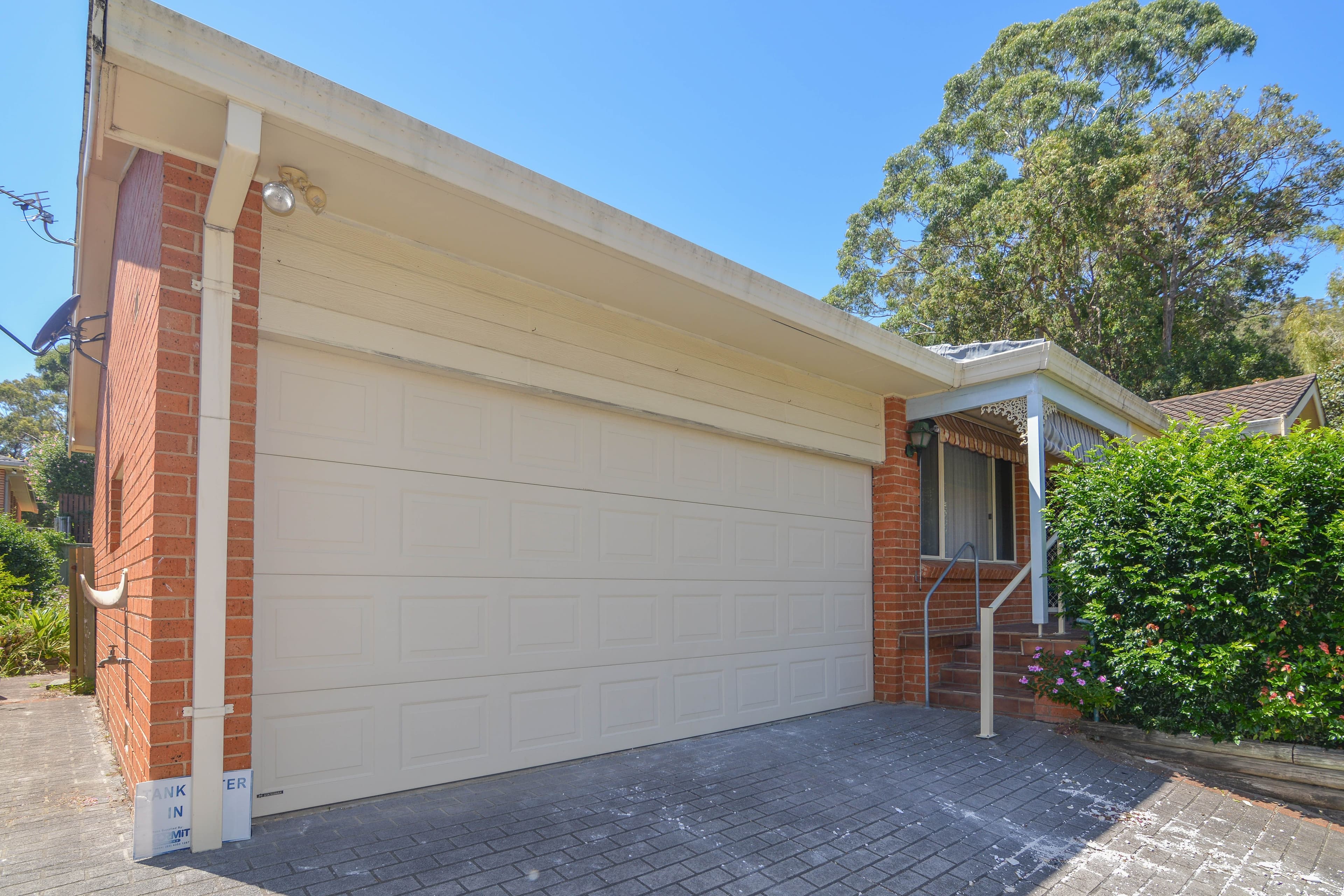 21 Willowin Close, Green Point - Image 1