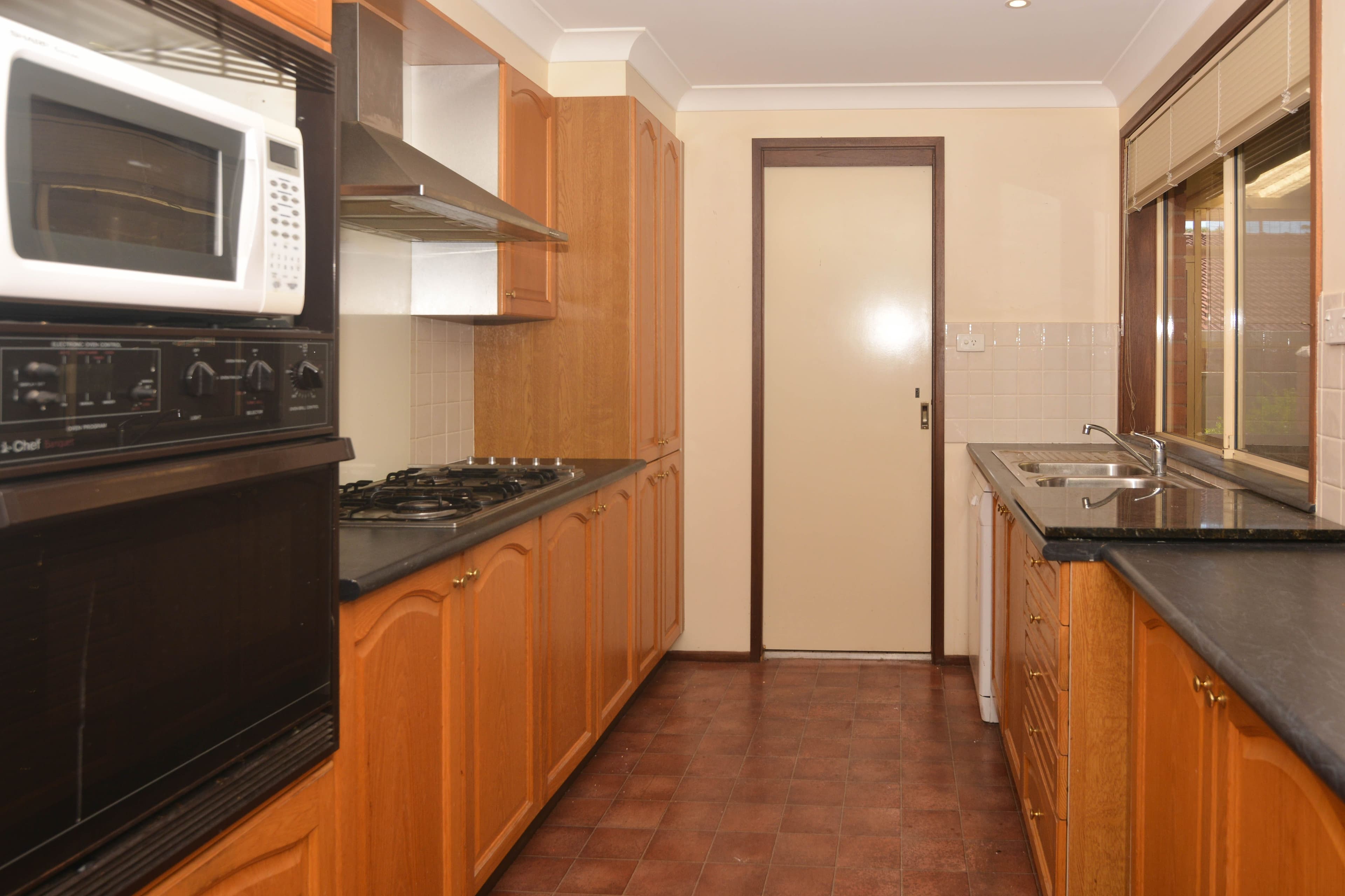 21 Willowin Close, Green Point - Thumbnail 2