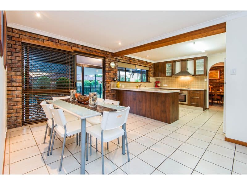11 Bamburgh Street, CARINDALE QLD 4152, Carindale - Thumbnail 3