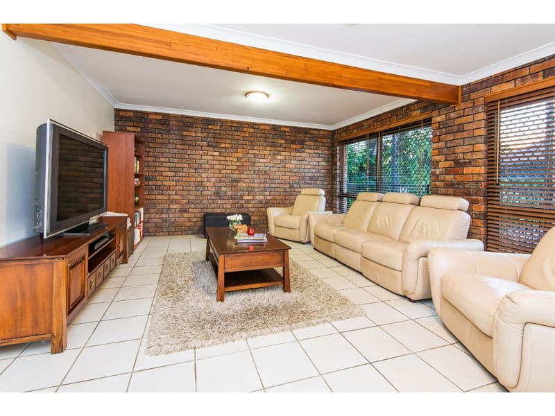 11 Bamburgh Street, CARINDALE QLD 4152, Carindale - Thumbnail 4