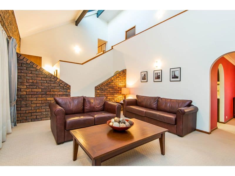 11 Bamburgh Street, CARINDALE QLD 4152, Carindale - Thumbnail 5