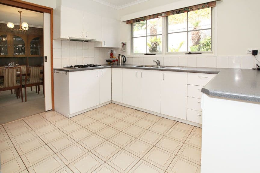 69 Strickland Drive, WHEELERS HILL VIC 3150, Wheelers Hill - Thumbnail 3