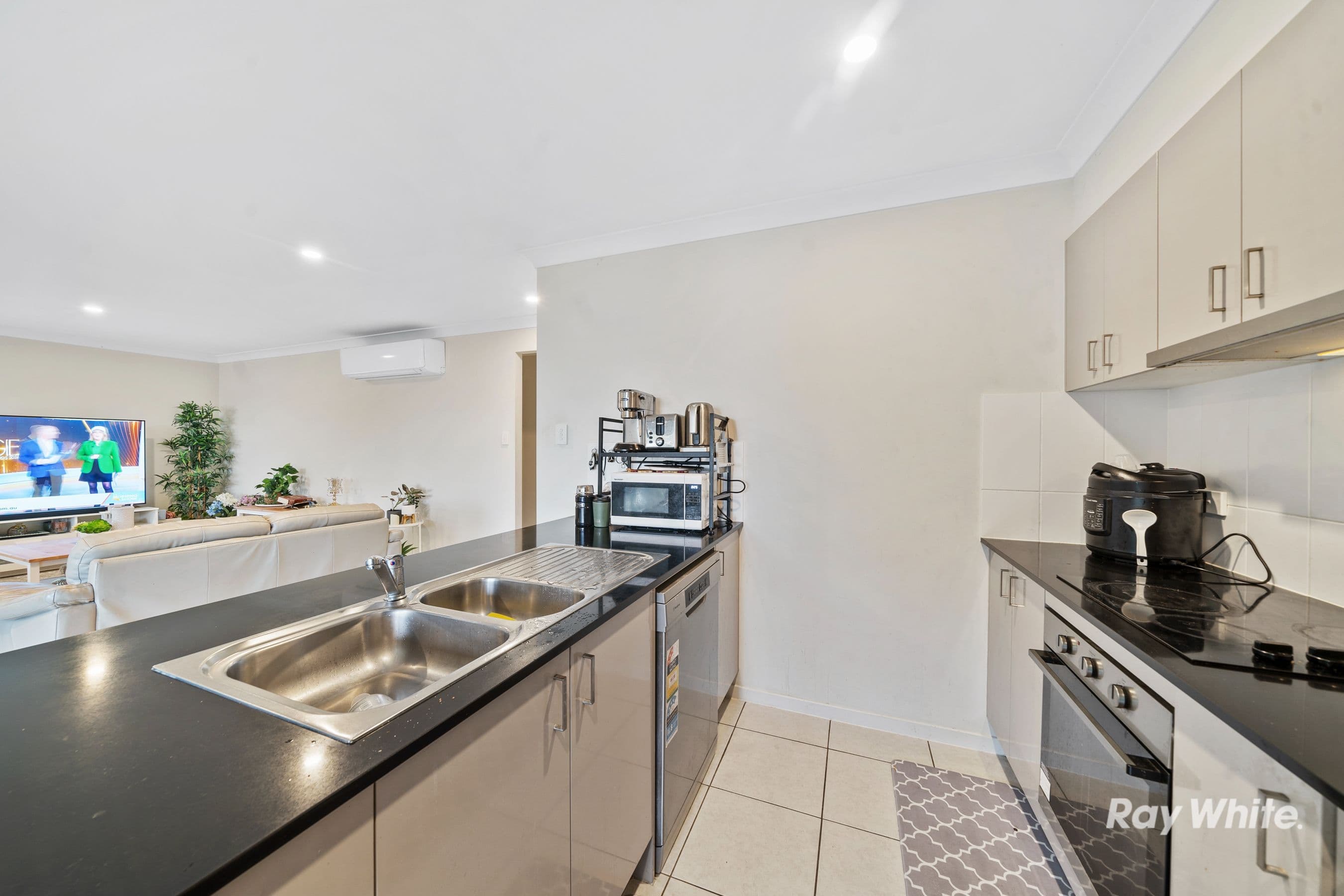 40 Bloomfield Avenue, Park Ridge QLD 4125, Park Ridge - Image 1