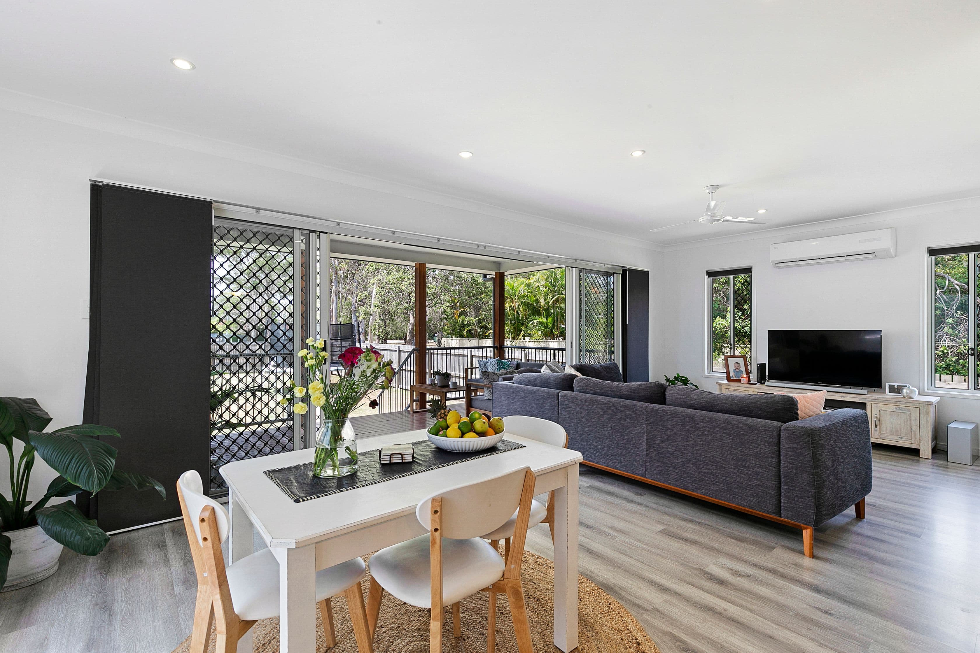 11 Hugh Street, Thorneside QLD 4158, Thorneside - Thumbnail 2