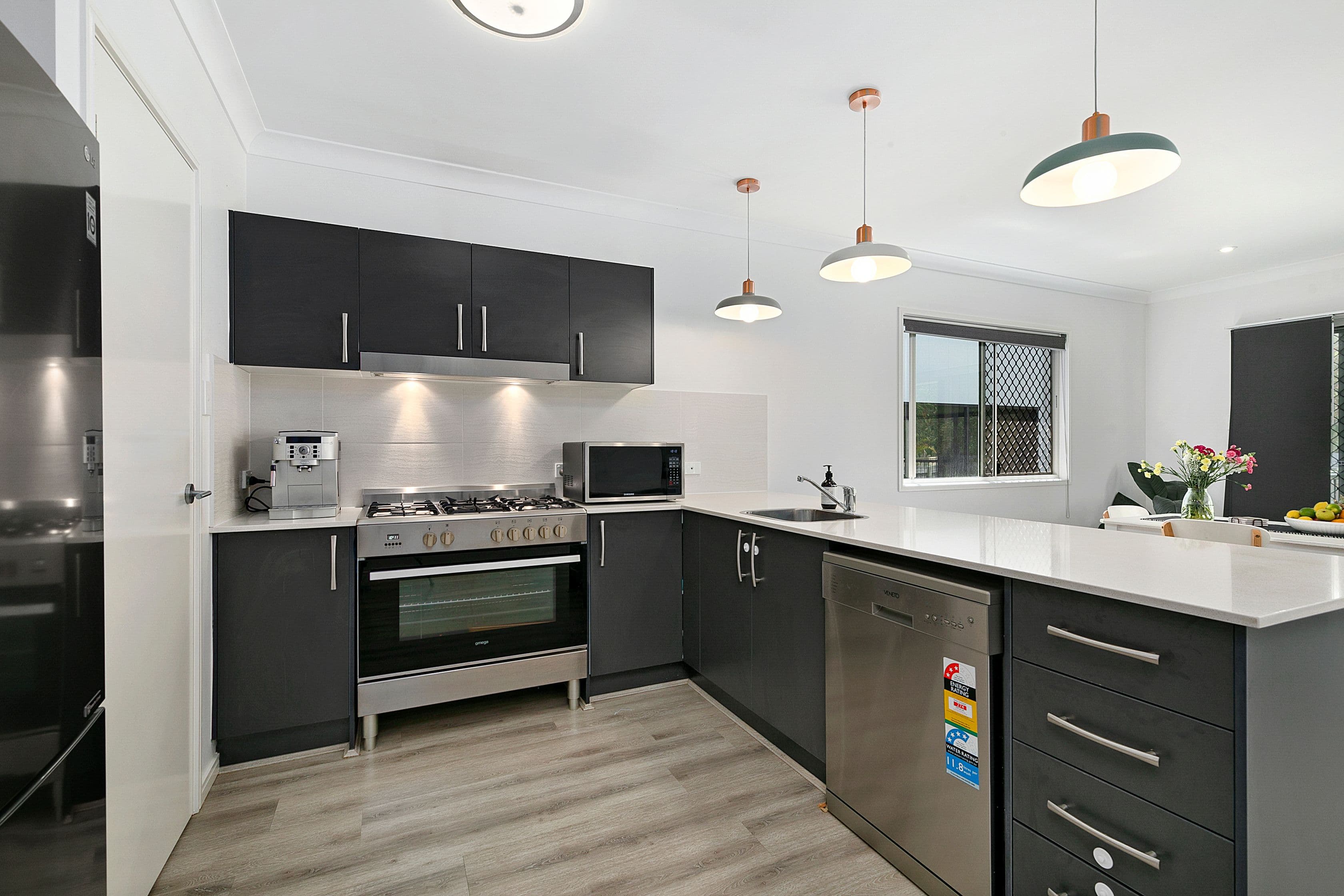 11 Hugh Street, Thorneside QLD 4158, Thorneside - Thumbnail 3