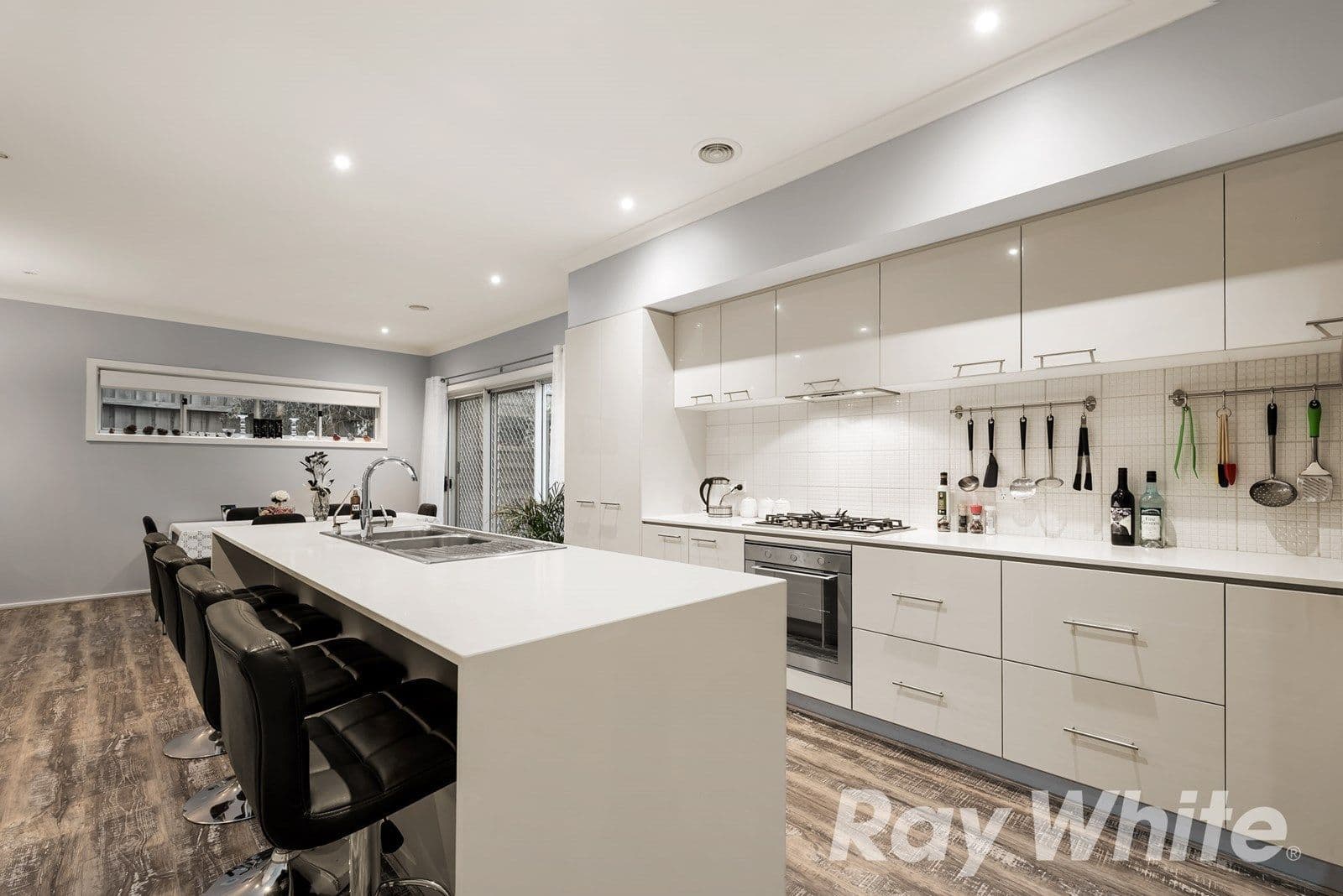 18 The Range Boulevard, Croydon VIC 3136, Croydon - Thumbnail 3