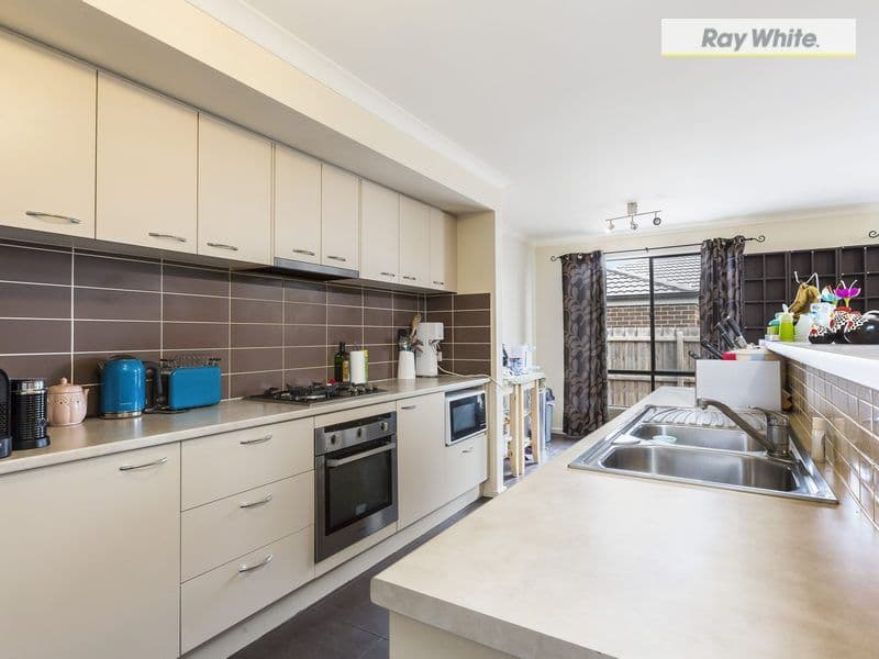 14 Lovely Meadows Court, Rosebud VIC 3939, Rosebud - Thumbnail 2