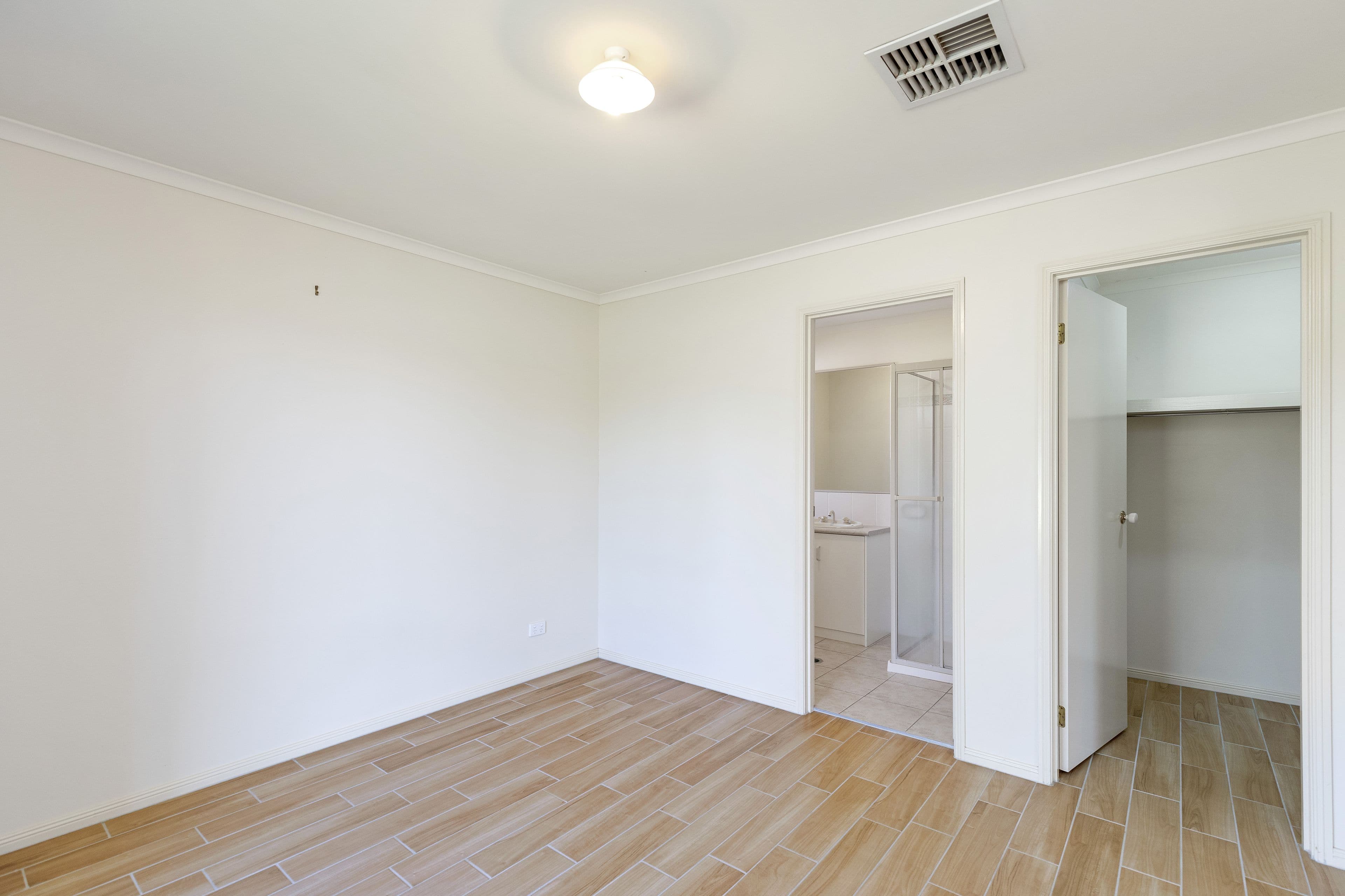 17 Dobell Place, Lloyd NSW 2650, Lloyd - Thumbnail 5