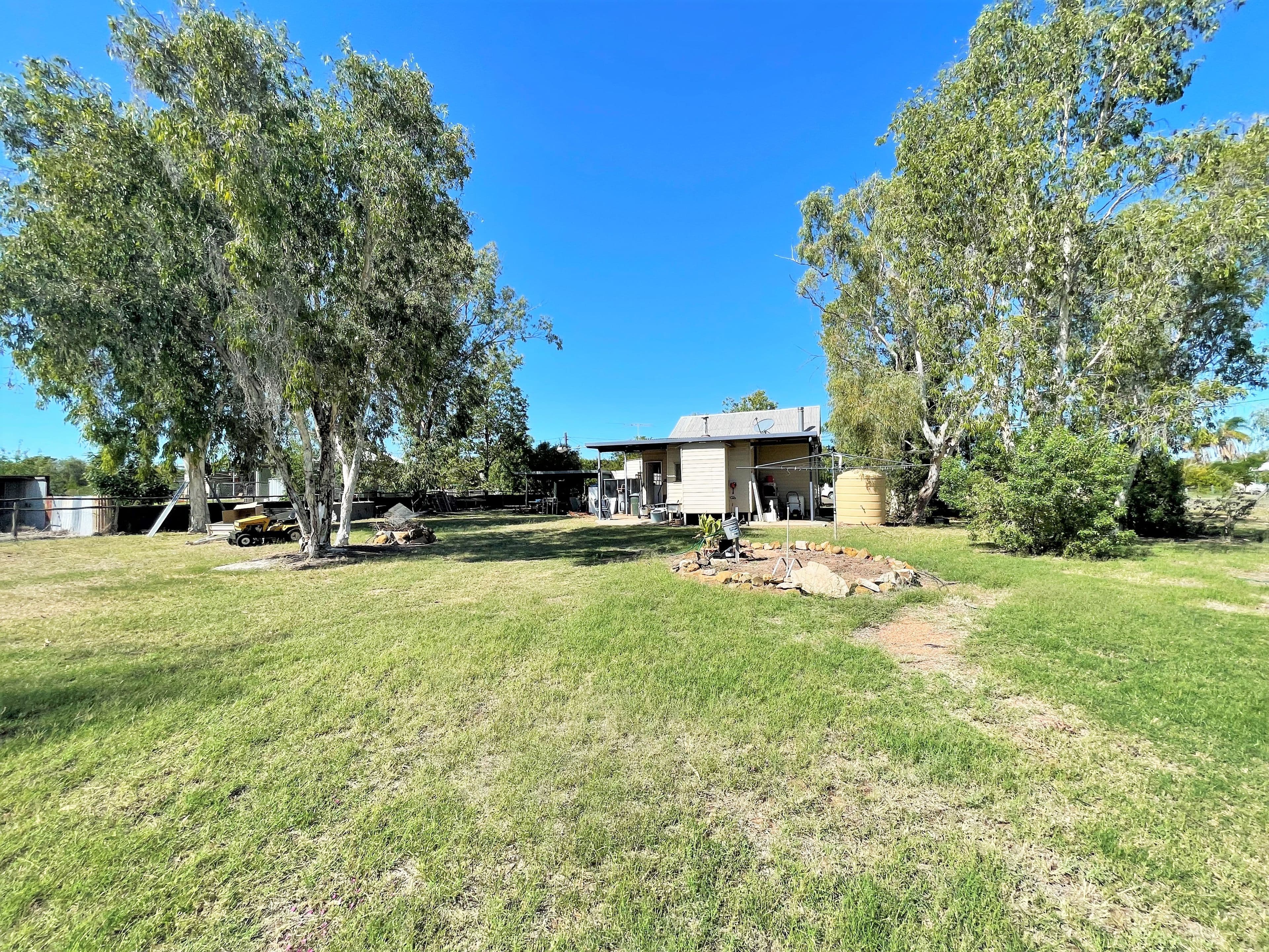 138 Yew Street, Barcaldine QLD 4725, Barcaldine - Thumbnail 6