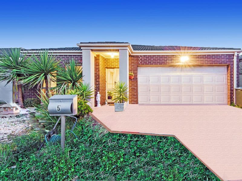 5 Lindrum Outlook, TARNEIT VIC 3029, Tarneit - Image 1