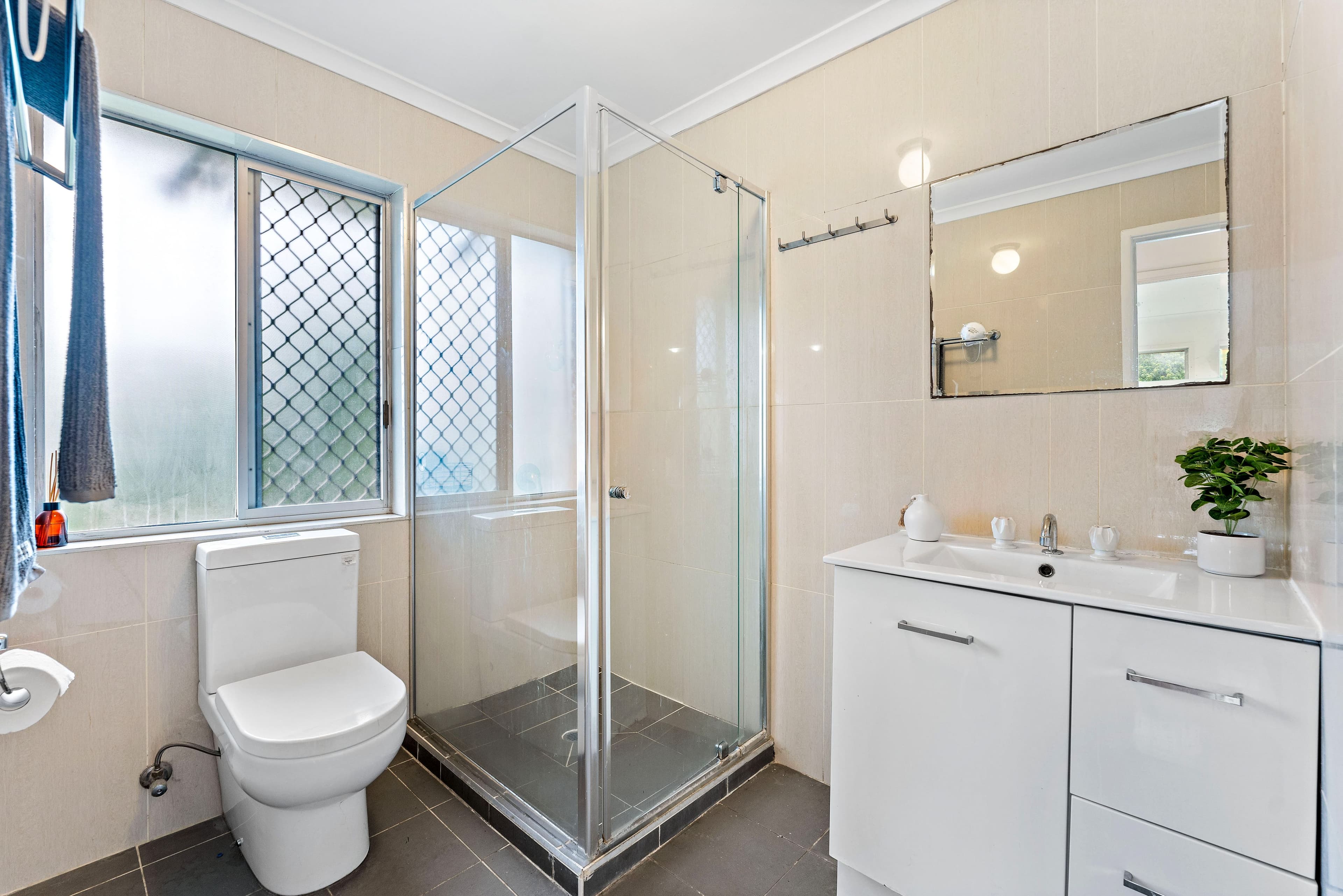 24 Endsleigh Street, Macgregor QLD 4109, Macgregor - Thumbnail 4