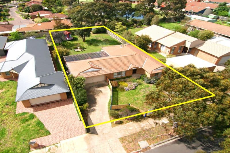9  St Catherines Court, MORNINGTON VIC 3931, Mornington - Thumbnail 2