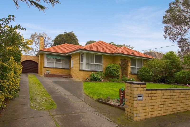 6 Kingswood Drive, DINGLEY VILLAGE VIC 3172, Dingley Village - Thumbnail 2