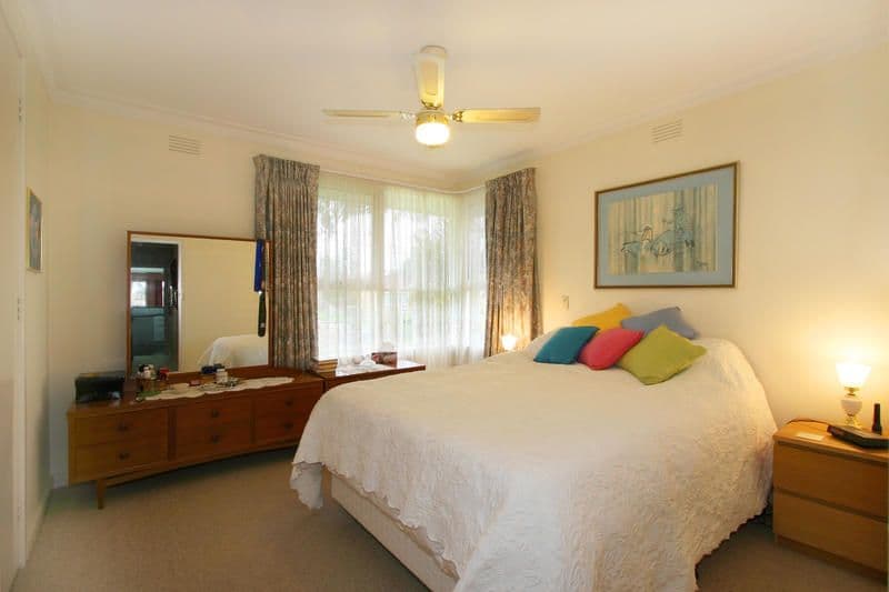 6 Kingswood Drive, DINGLEY VILLAGE VIC 3172, Dingley Village - Thumbnail 6
