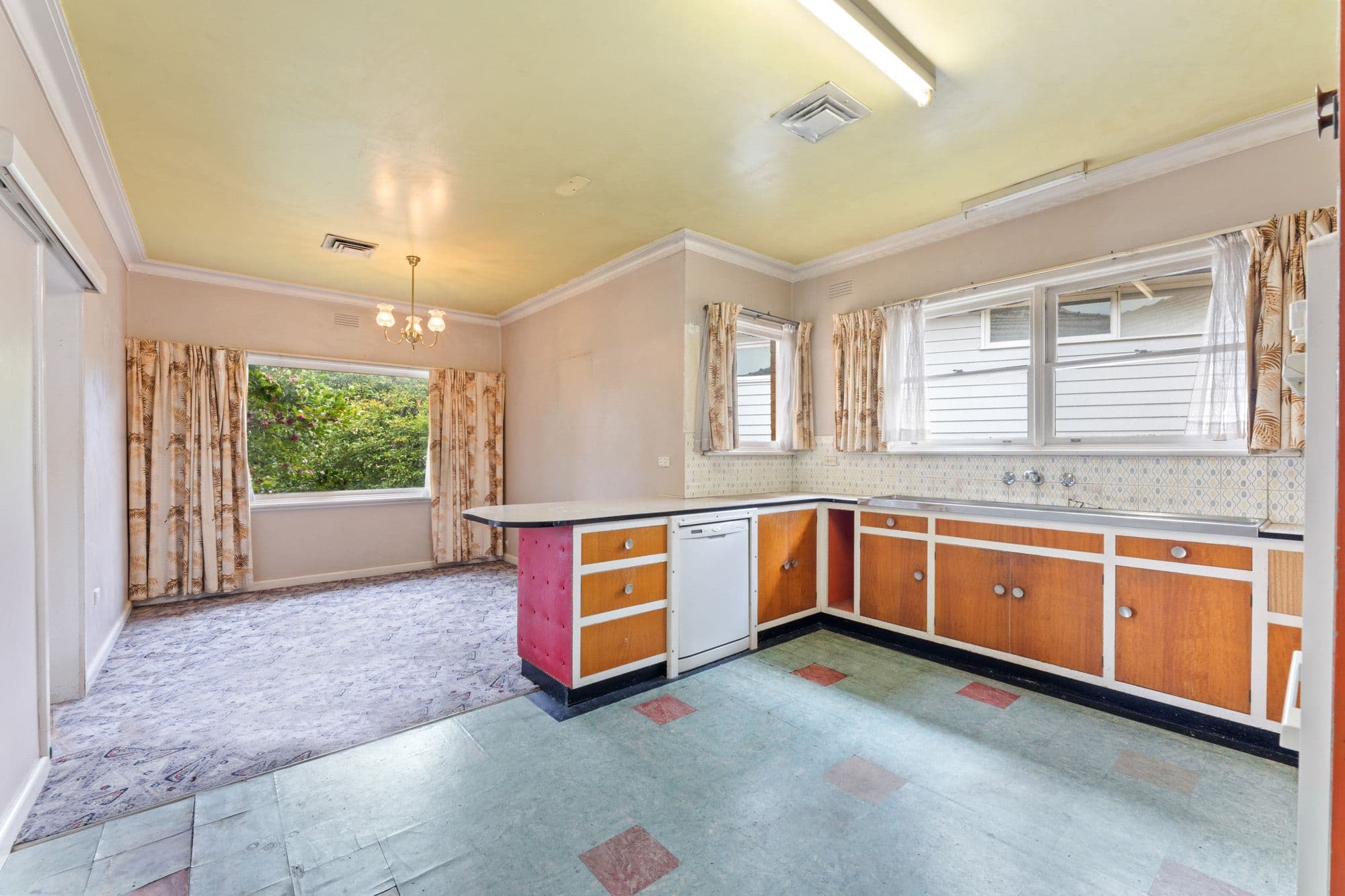 5 Norman Court, Box Hill South VIC 3128, Box Hill South - Thumbnail 4