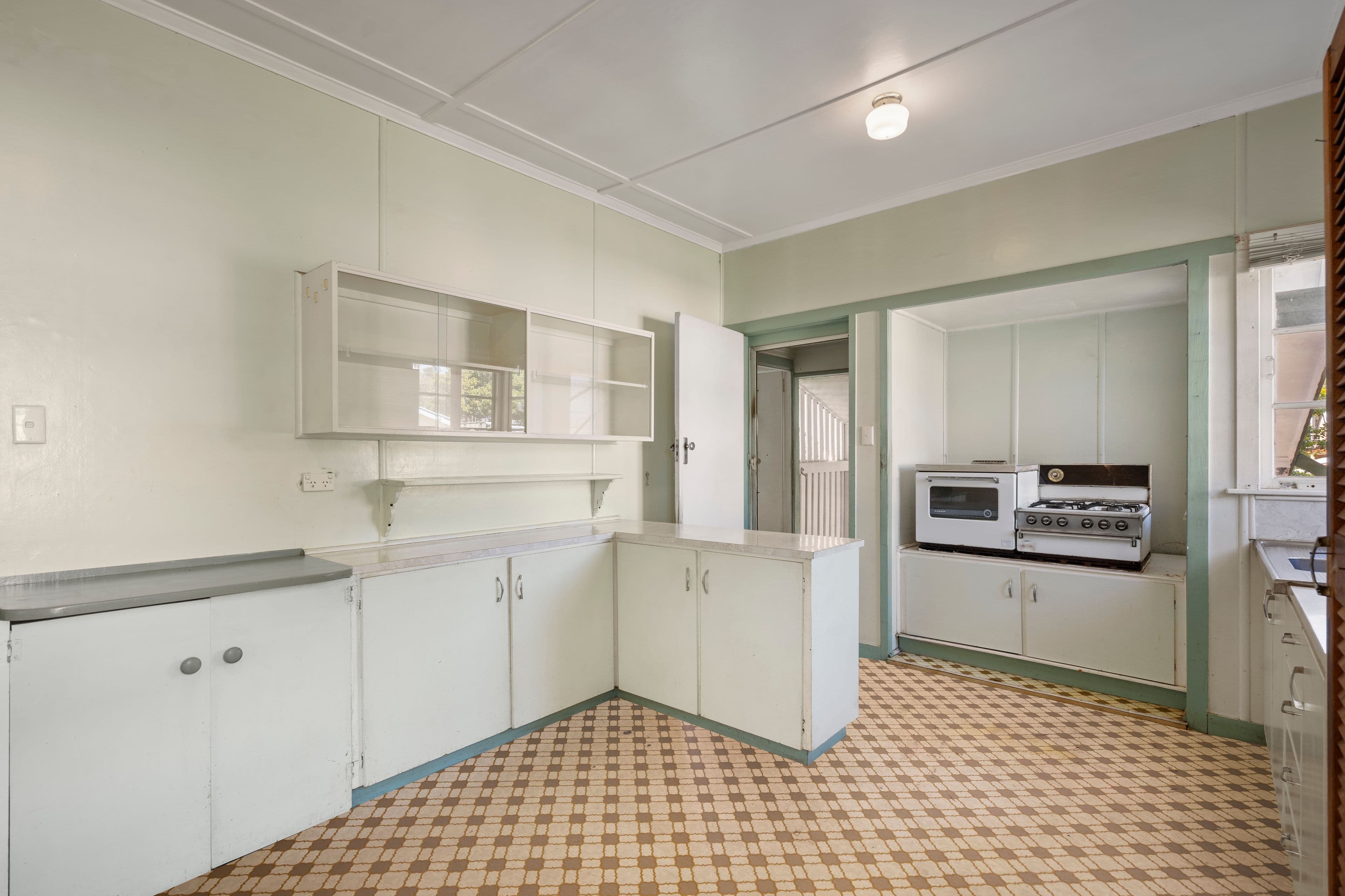 8 Hunter Street, Brassall QLD 4305, Brassall - Thumbnail 6