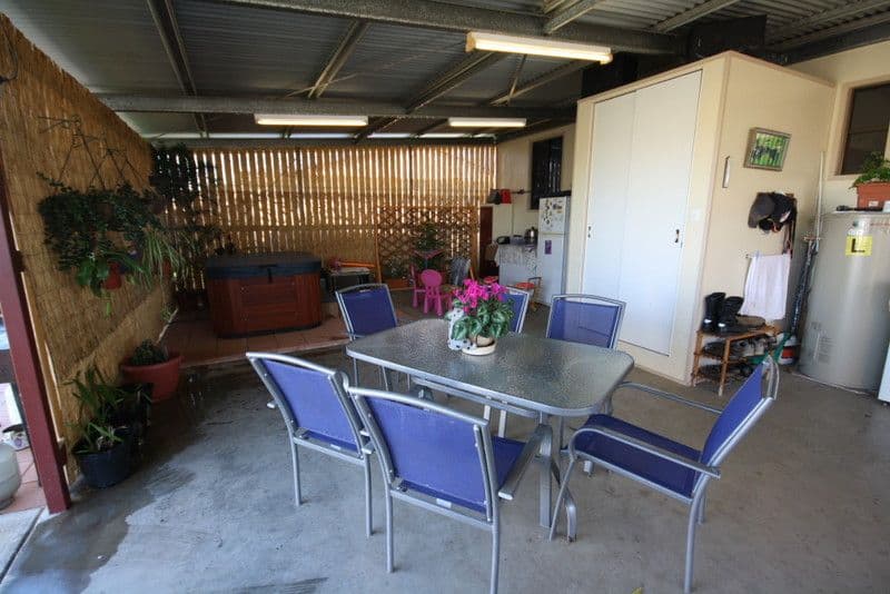 32 Olympia Street, MUNDUBBERA QLD 4626, Mundubbera - Thumbnail 2
