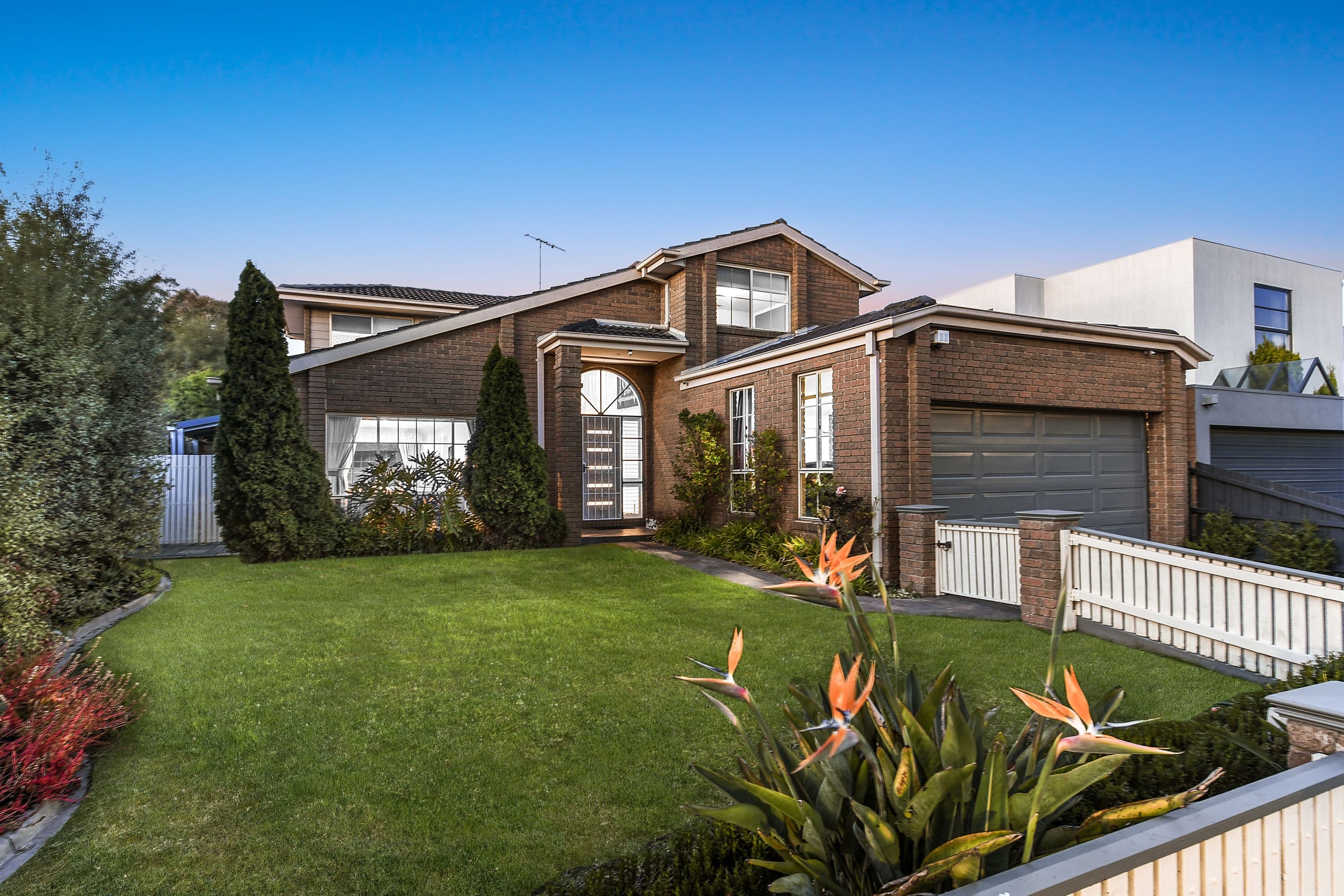 13 Parkview Crescent, Hampton East VIC 3188, Hampton East - Thumbnail 2