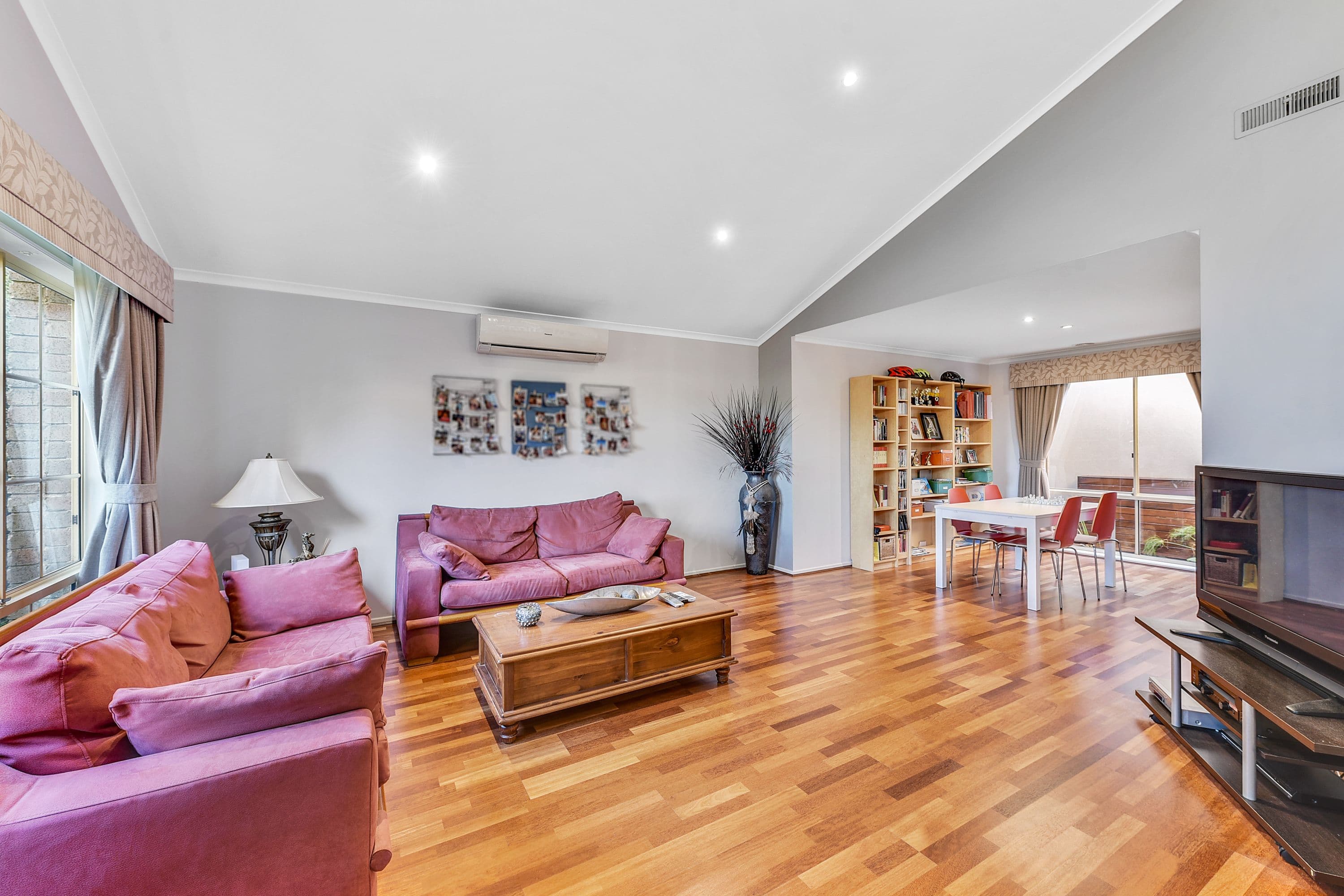 13 Parkview Crescent, Hampton East VIC 3188, Hampton East - Thumbnail 4